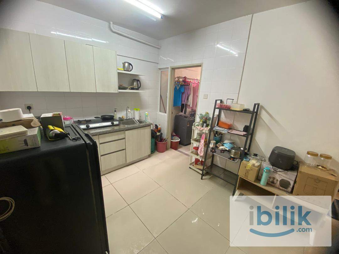 Cosy Furnished Room🚶🏻Walk to MRT Kota Damansara/Segi🌇 Free Wifi🧹Weekly Cleaning   - Image 6