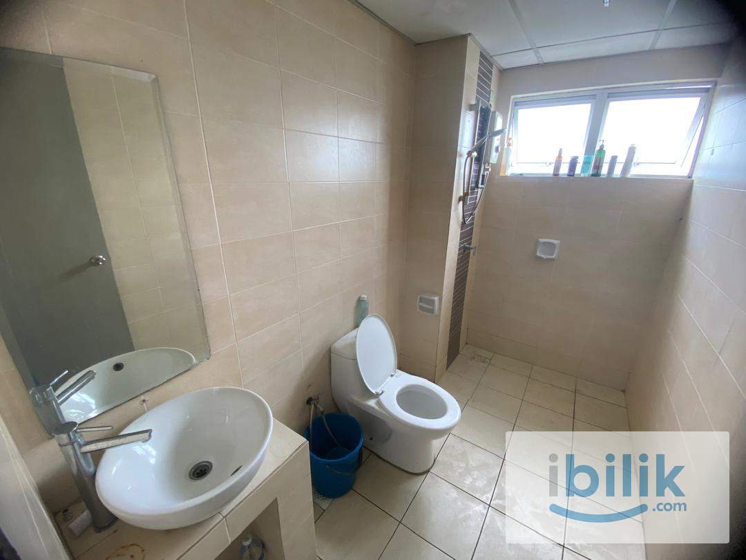 Actual Unit Male Only🌇Middle Room 🚶🏻Walk to MRT KD SEGI🧹Weekly Cleaning & Free Wifi - Image 3