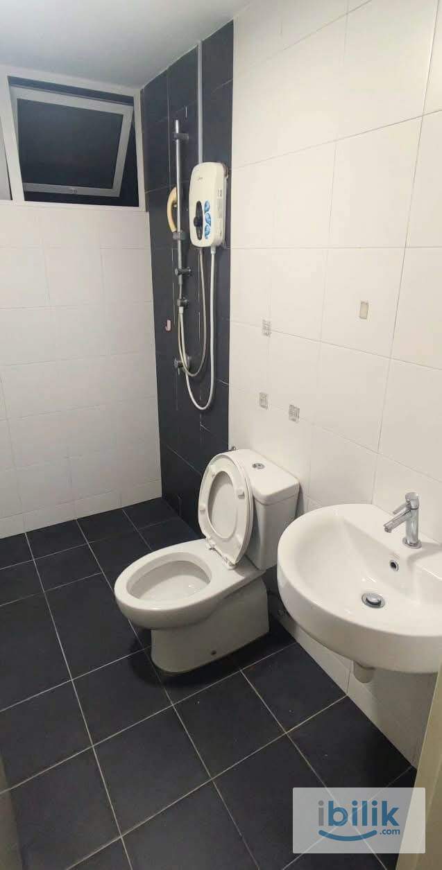 主人房(独立厕所) RM900 - Image 2