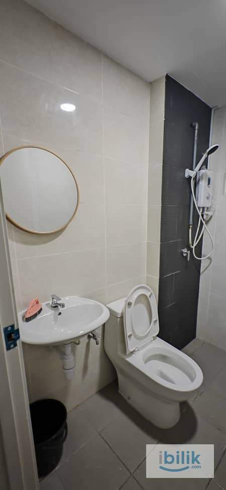 🚨 SMALL ROOM FOR RENT @ ACACIA RESIDENCES, SALAK PERDANA 🚨 - Image 2