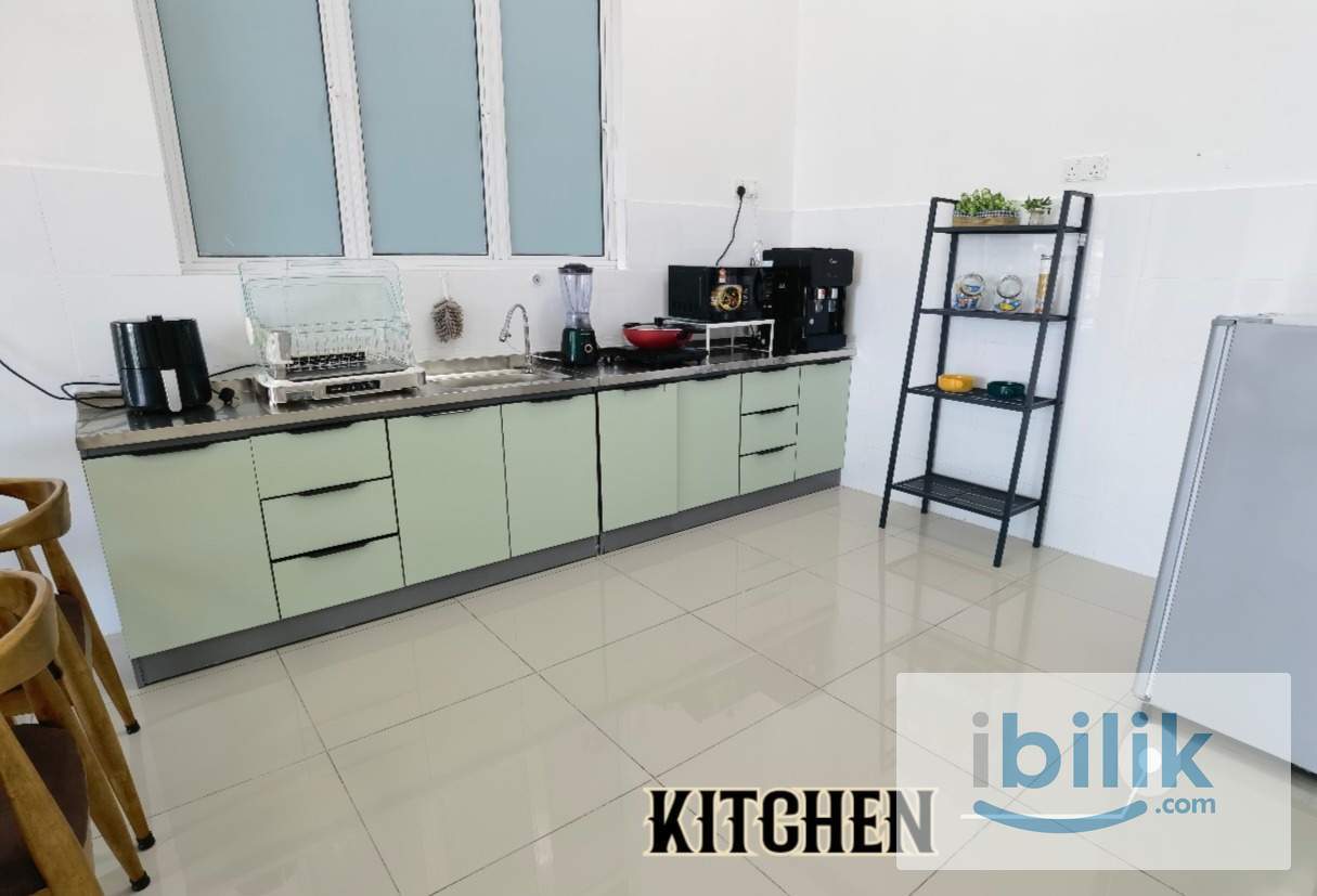 Jelutong Bukit Dumbar Master Room Full Furnish Attached Bathroom Near Georgetown - Image 2