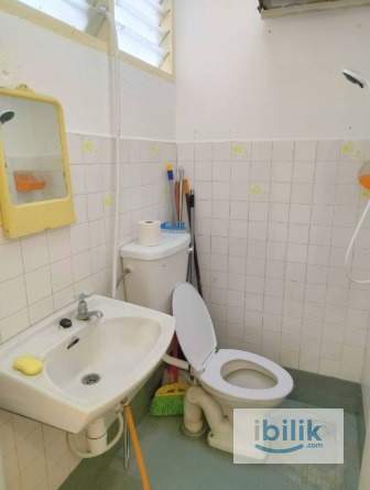 Middle Room at Batu Lanchang Fully Furnished  - Image 5