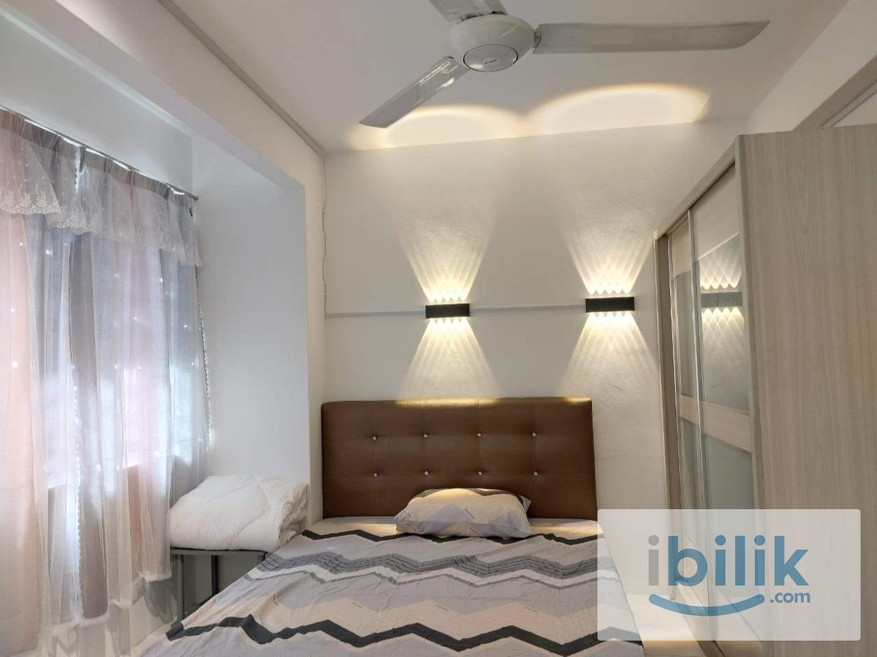 Master Room at Double Storey Tpwnhouse Batu Lanchang Fully Furnished - Image 6