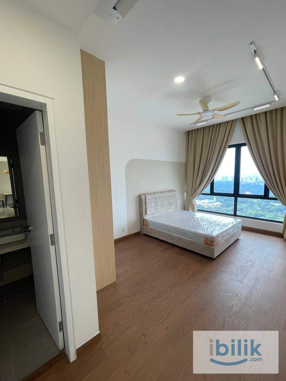 2 Min Walk to MRT CHERAS 32inch TV Master Room & Private Bathroom 大房独立浴室 - Image 1