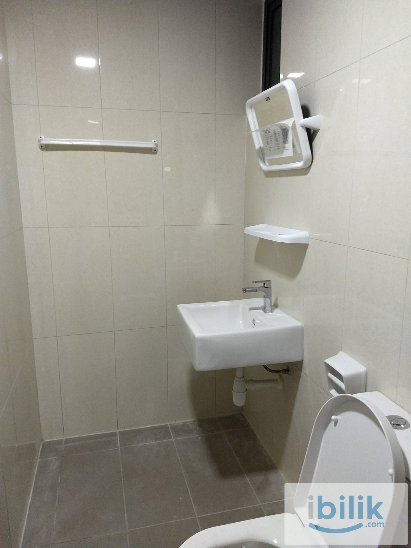 Promenade Aircond Single Room include utilities mixed gender share bathroom - Image 4