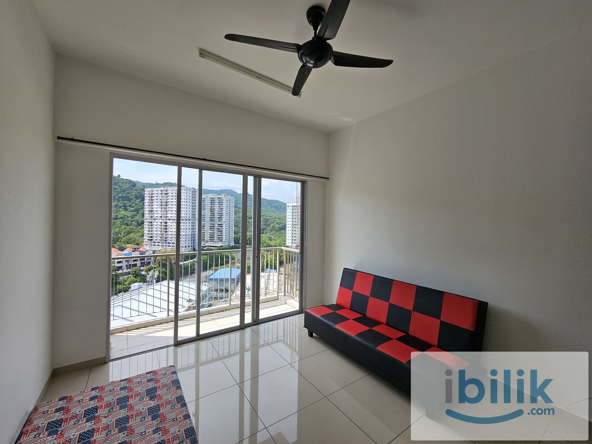 Platinum 3 Balcony Aircond Master room include utilities and car park - Image 5