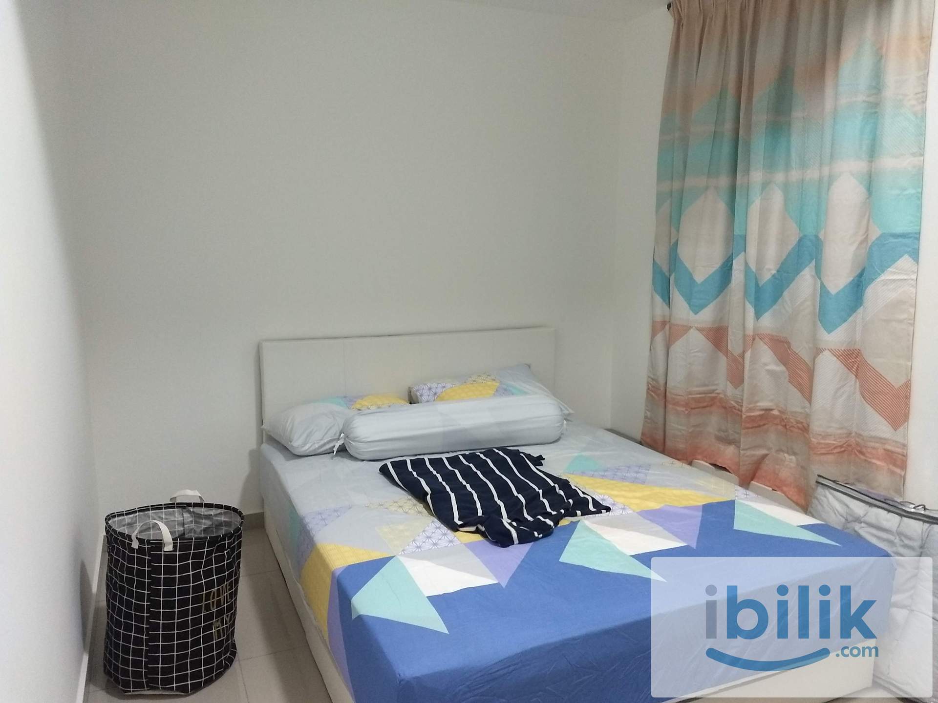 Promenade Aircond furnished Middle Room include utilities shared bathroom - Image 1