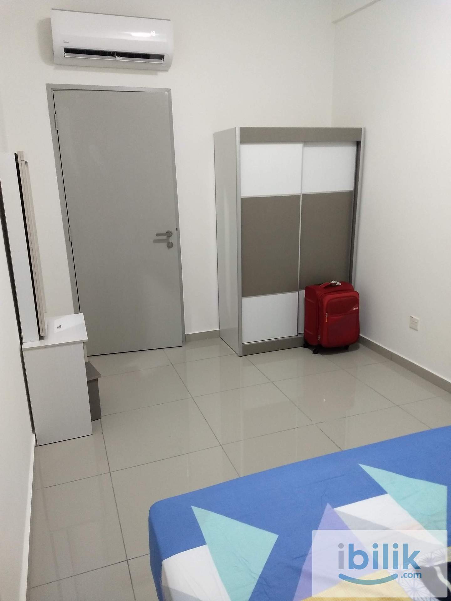 Promenade Aircond furnished Middle Room include utilities shared bathroom - Image 3