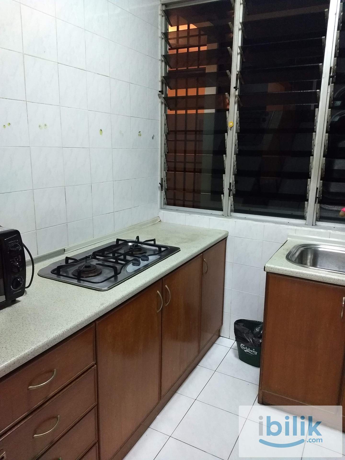 Npark Furnished Middle room Share bathroom included utilities - Image 4
