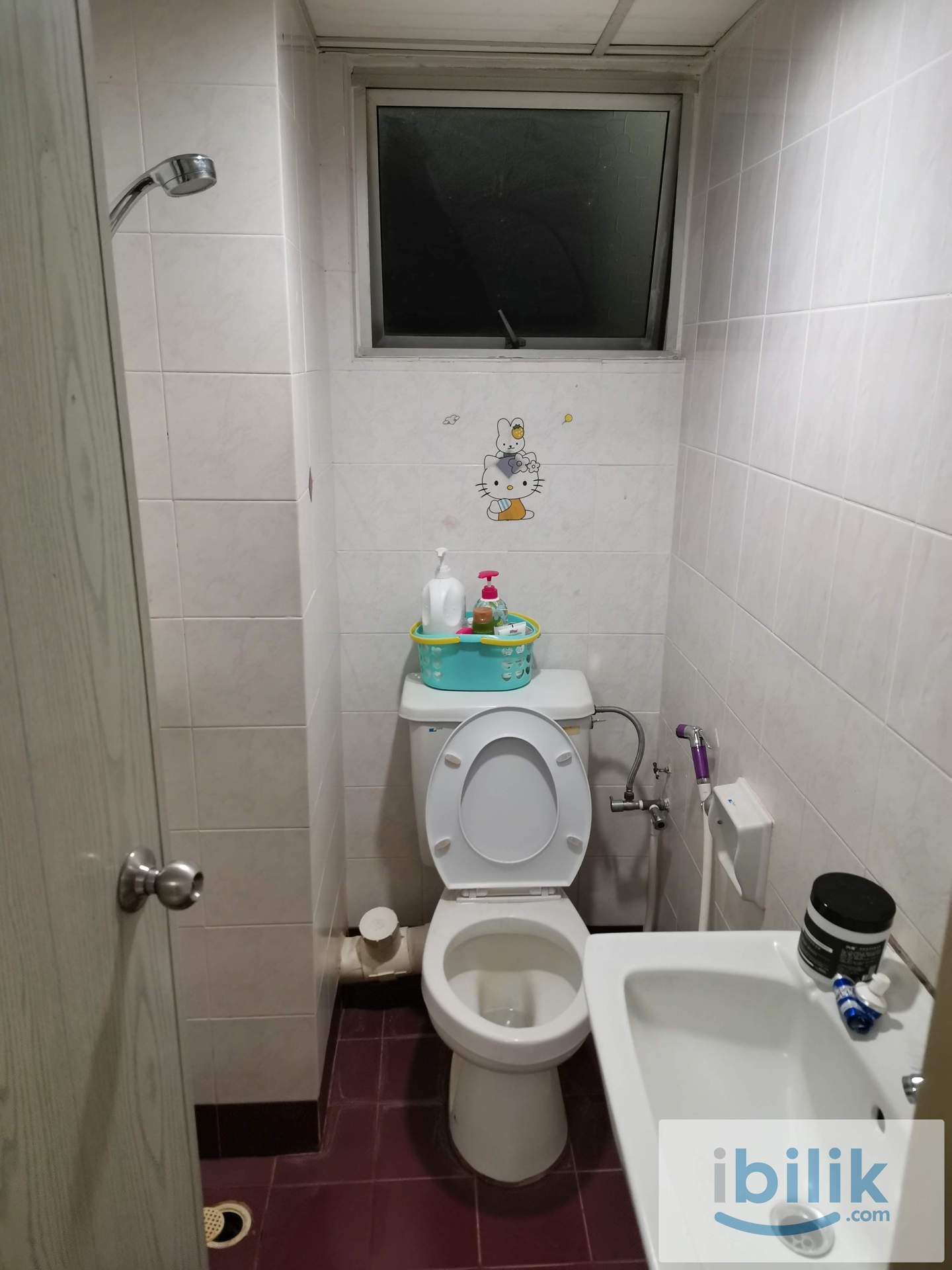 Npark Furnished Middle room Share bathroom included utilities - Image 6