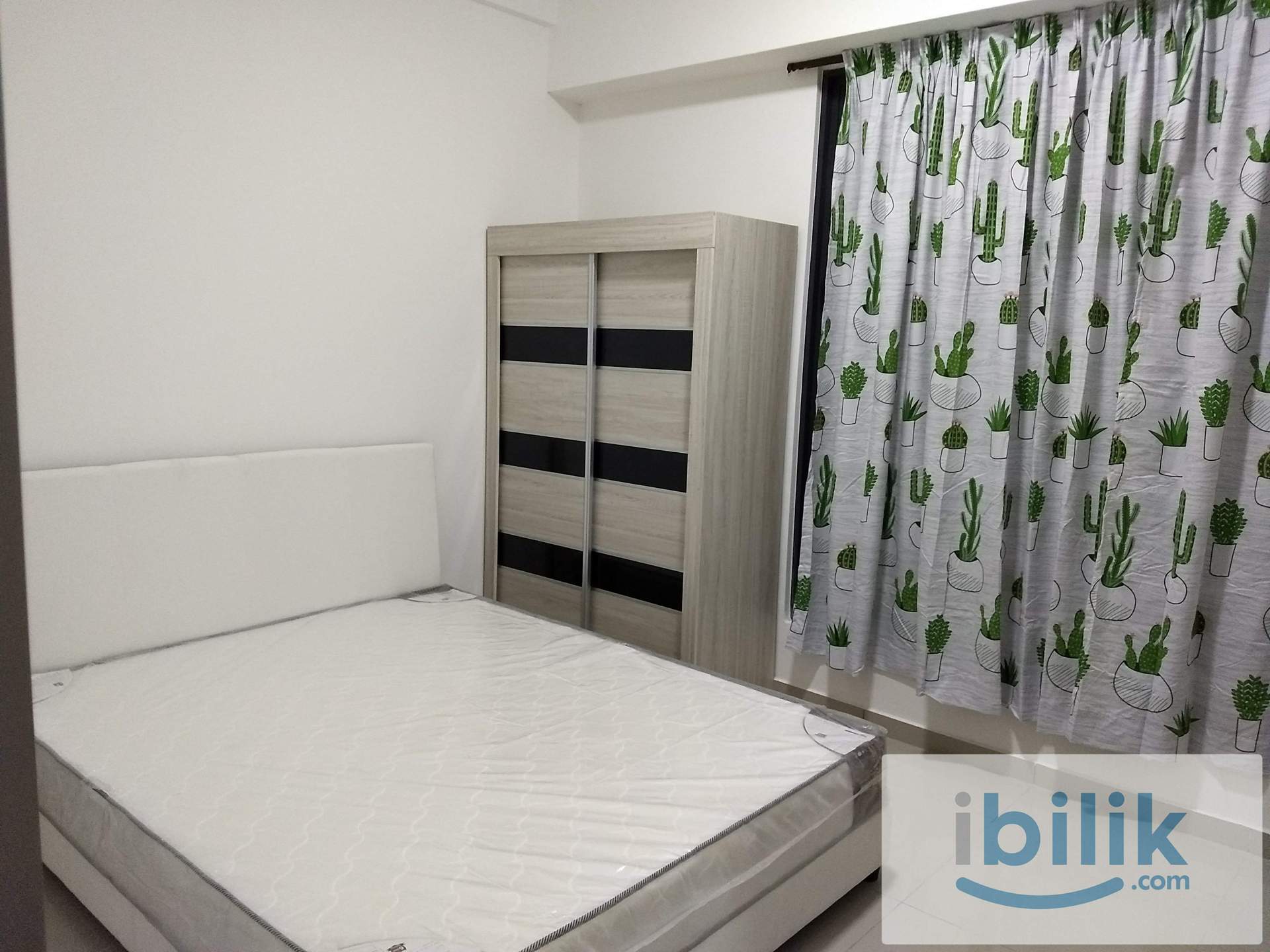 Promenade Aircond furnished Middle Room include utilities shared bathroom - Image 1