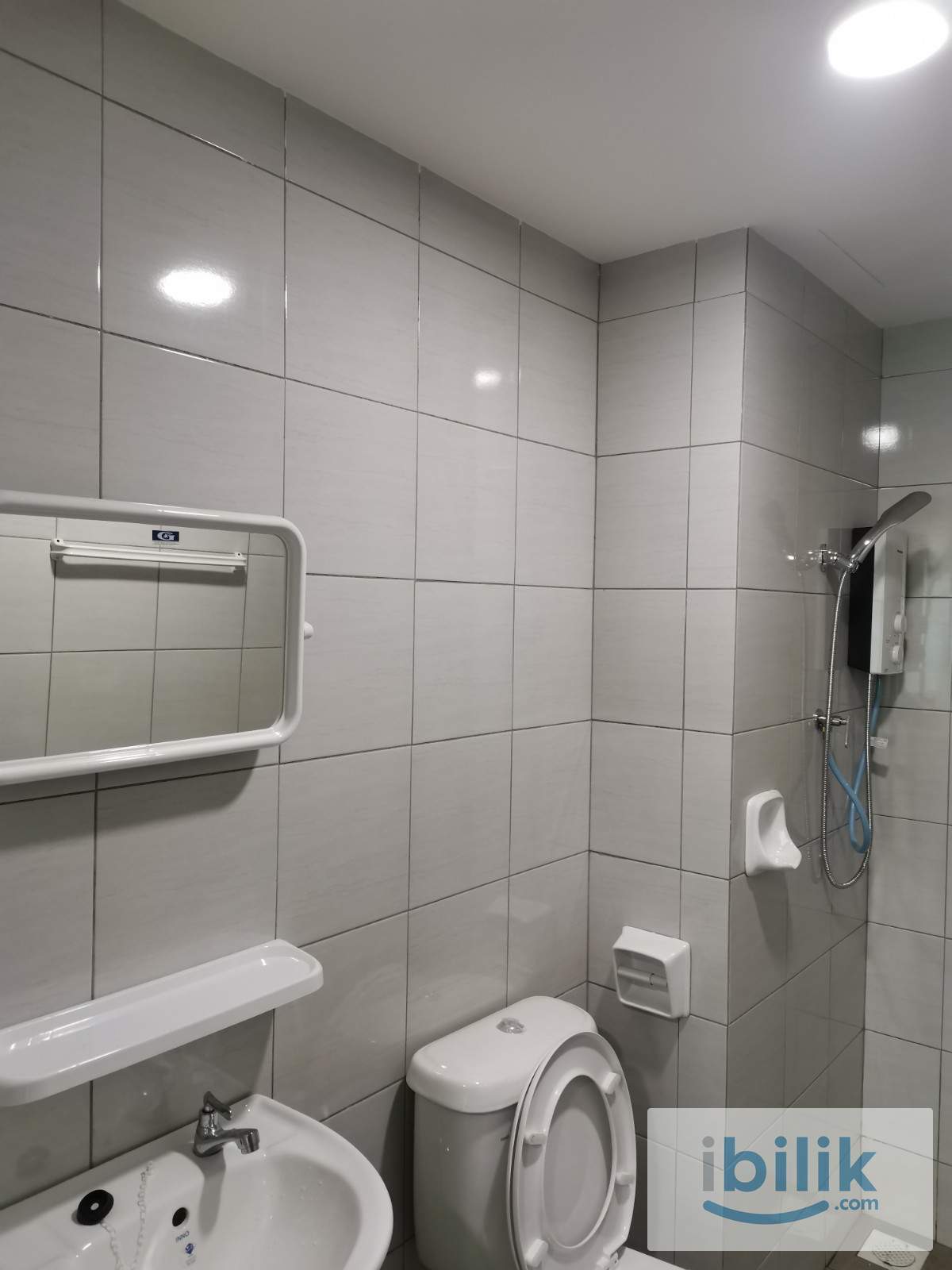Batu Ferringghi Iconic Vue Master Room included utilities - Image 4