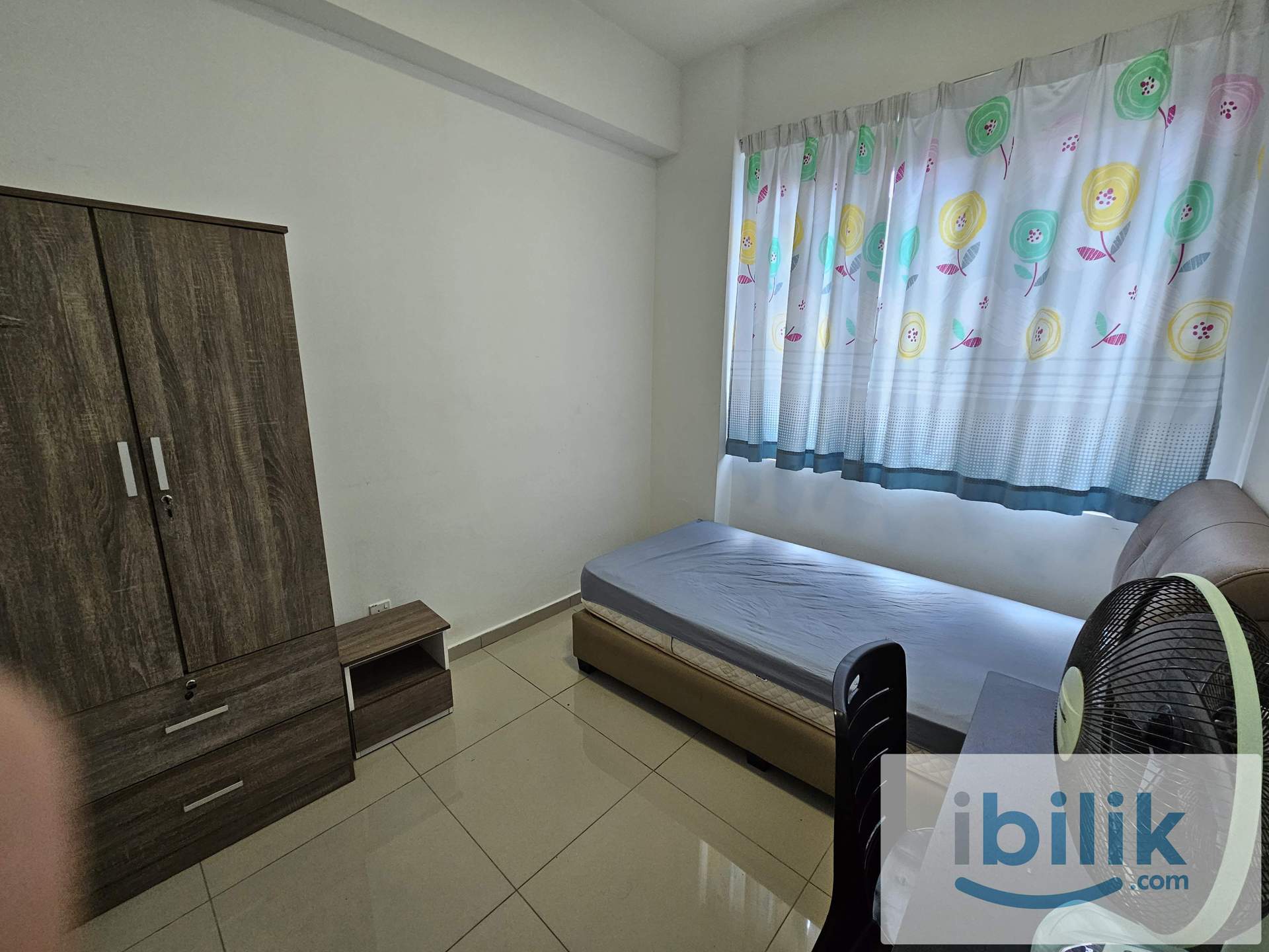 Promenade Aircond Single Room include utilities mixed gender share bathroom - Image 1