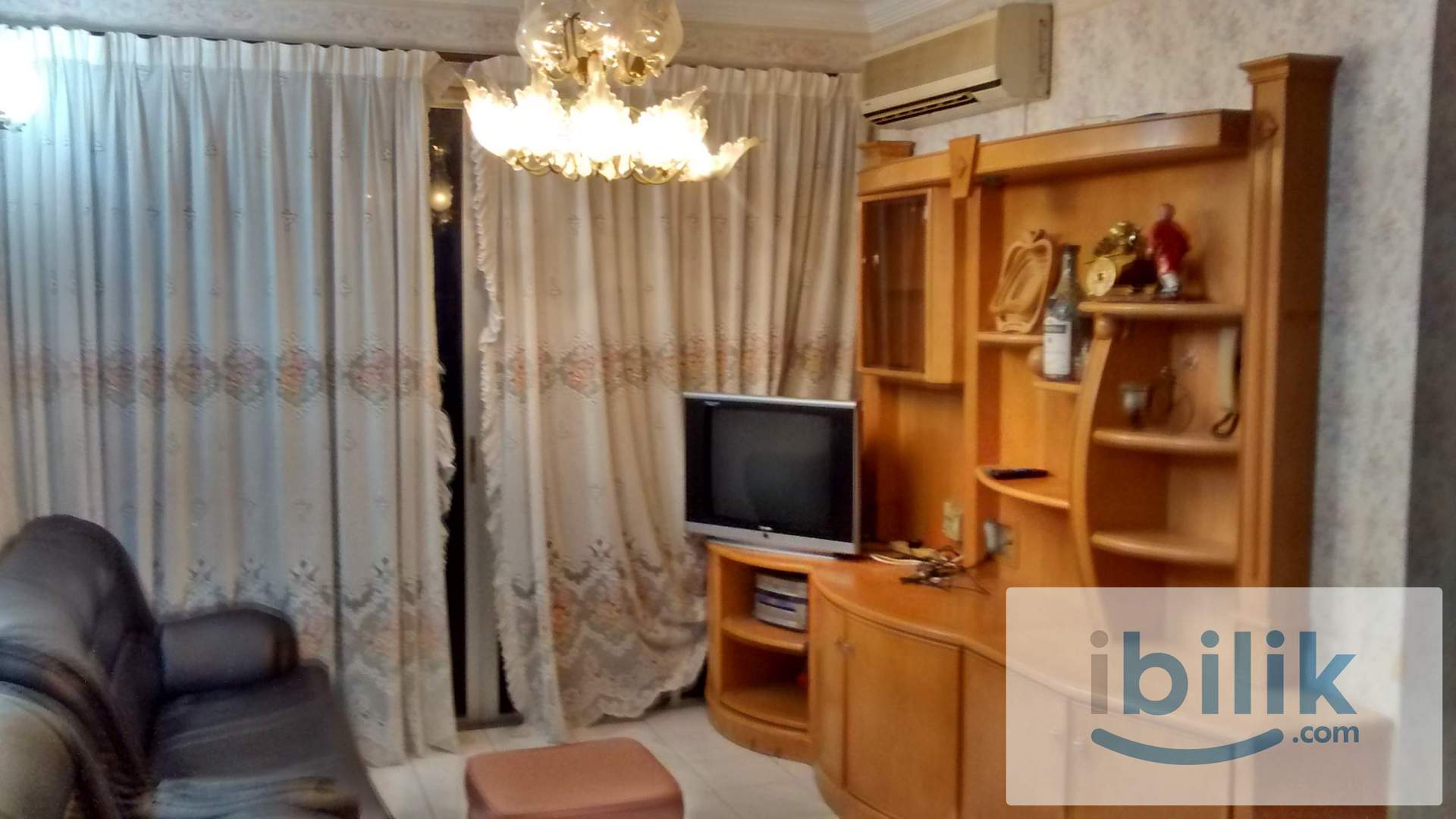 Npark Furnished Middle room share bathroom included utilities - Image 6