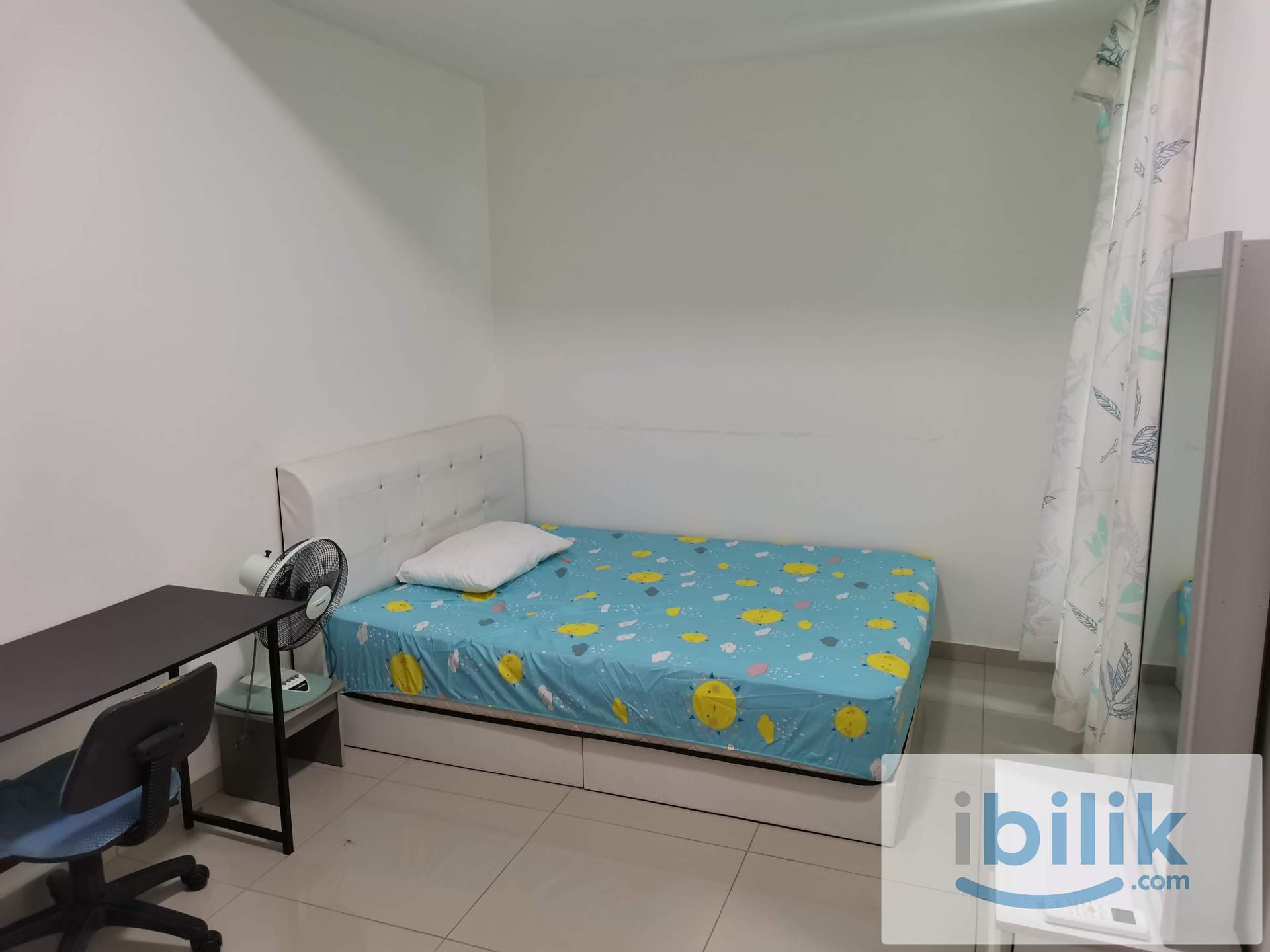 Promenade Aircond furnished Middle Room include utilities shared bathroom - Image 2