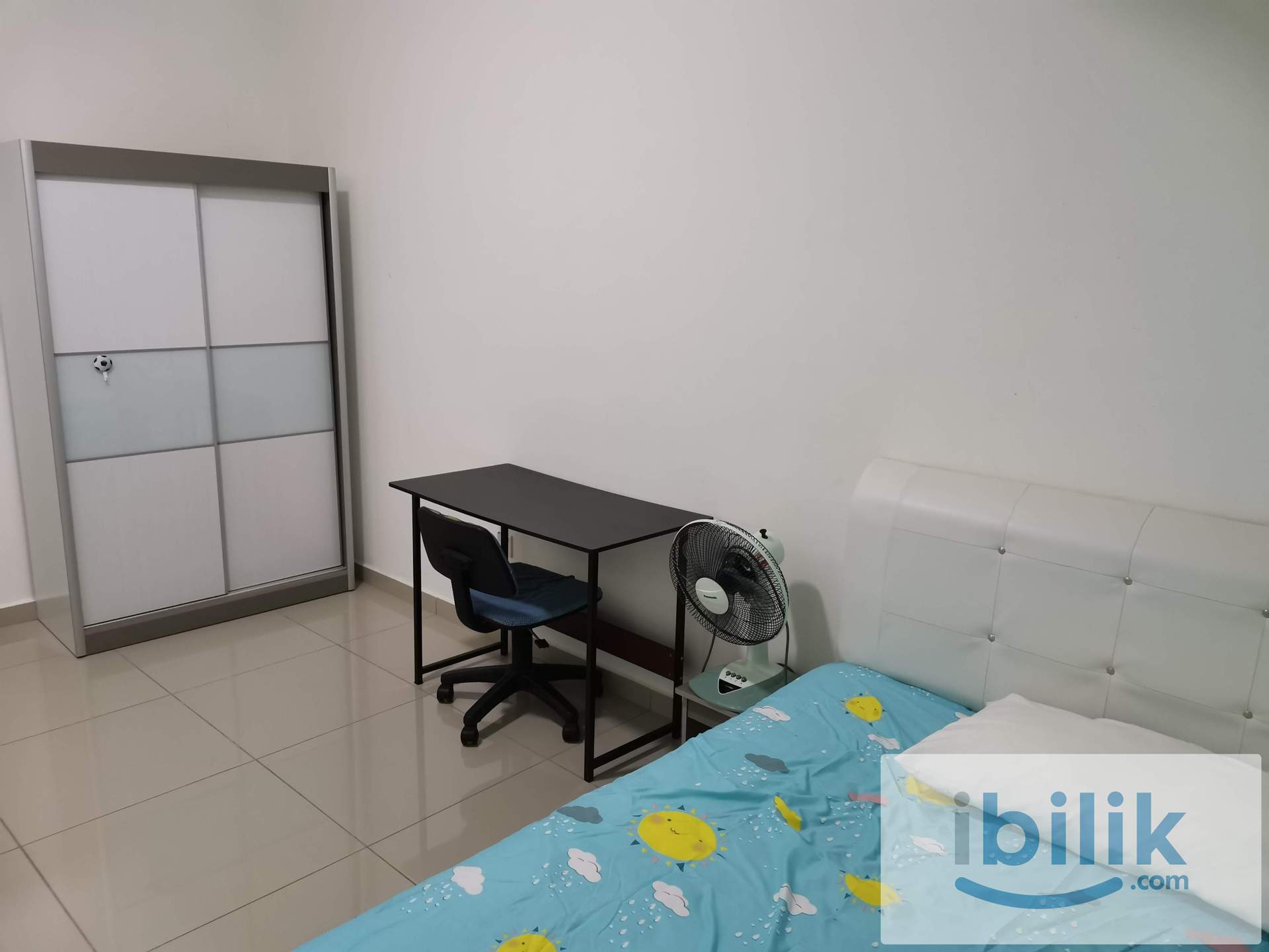 Promenade Aircond furnished Middle Room include utilities shared bathroom - Image 3