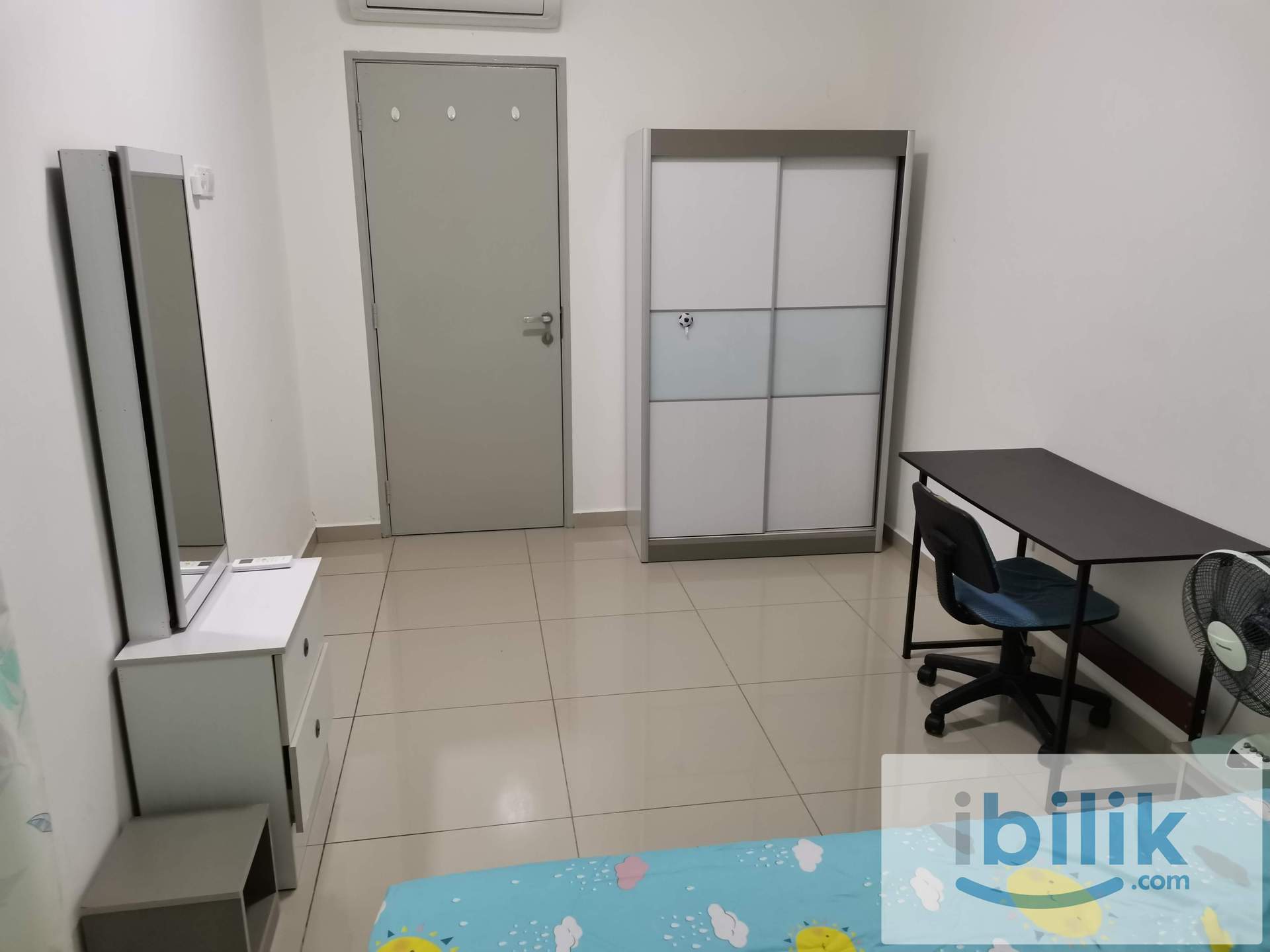 Promenade Aircond furnished Middle Room include utilities shared bathroom - Image 4