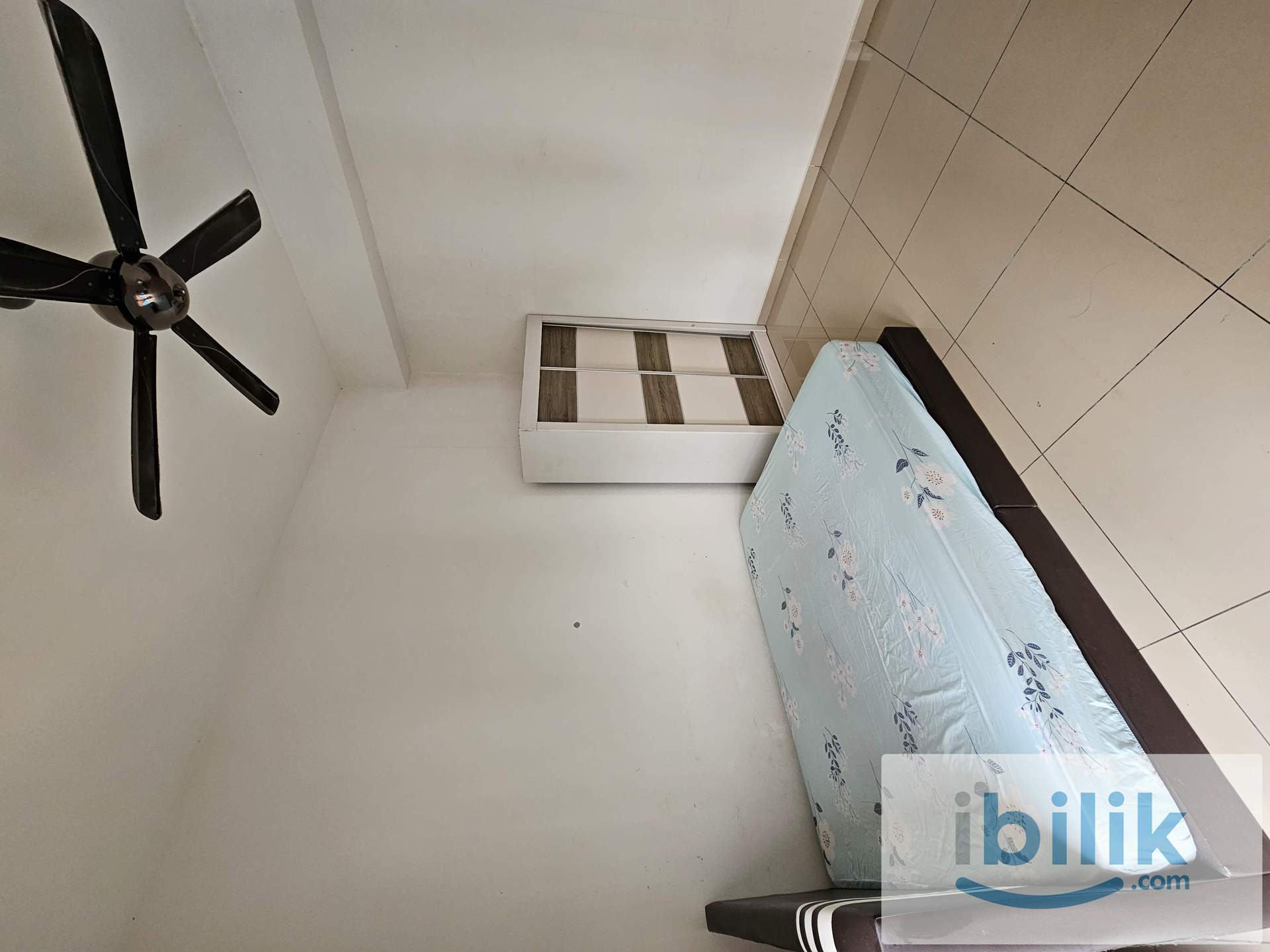 Platinum 3 Furnished Aircond Middle room include utilities - Image 4