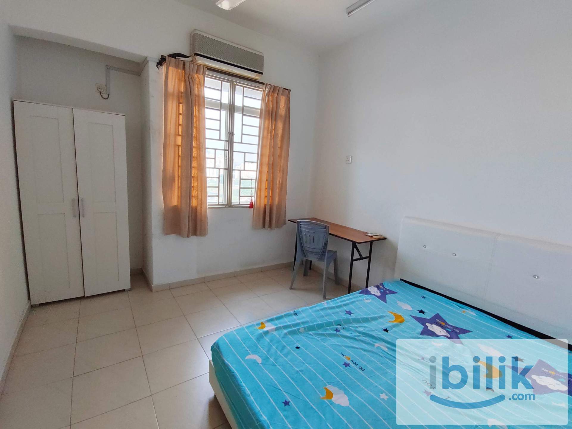 Desa Airmas Aircond Middle room included utilities mixed gender share toilet - Image 3