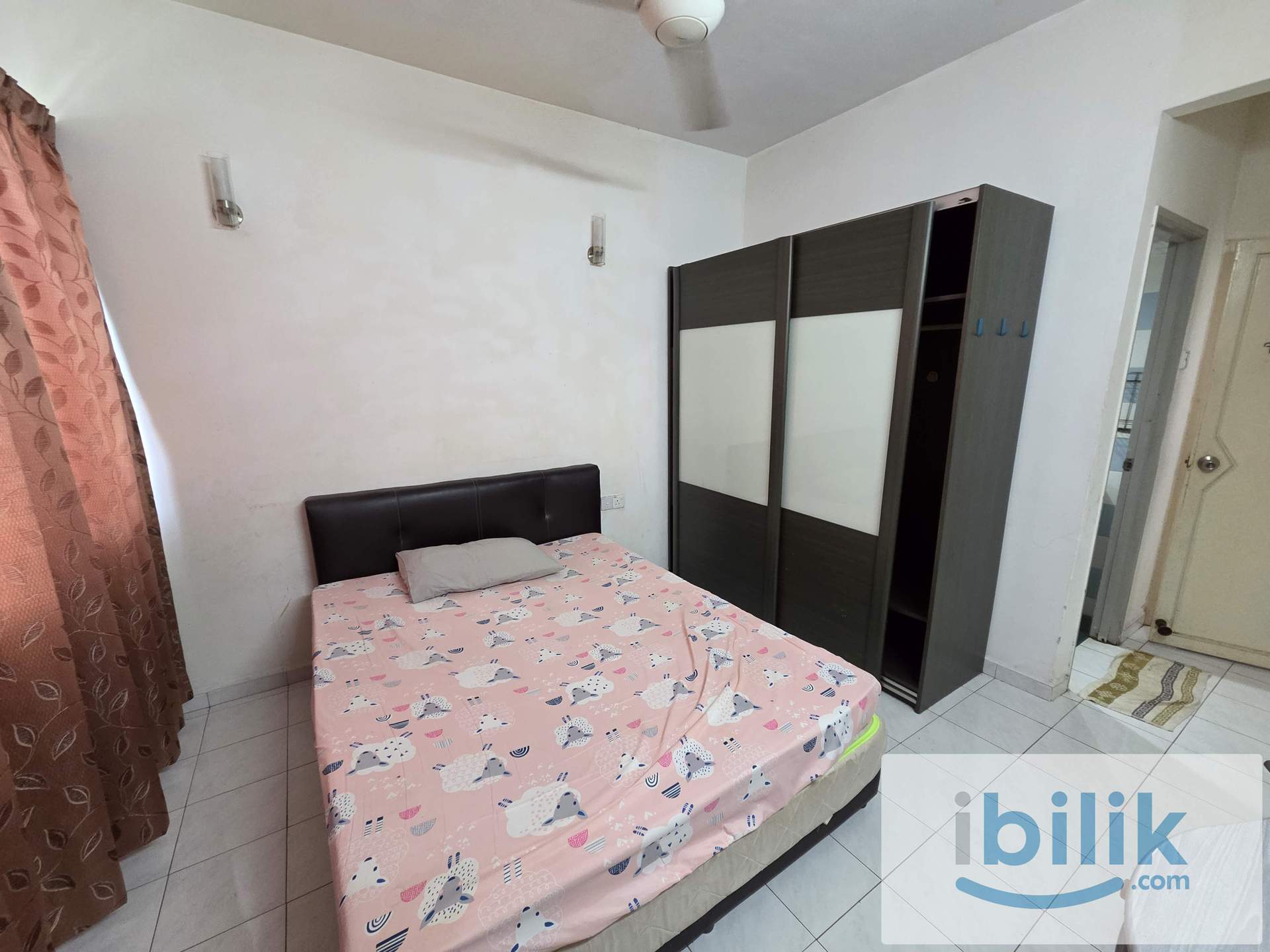 Npark Furnished Aircond Master room included utilities - Image 1