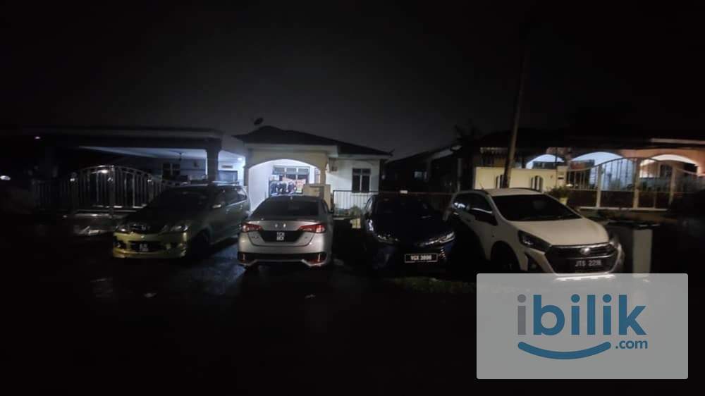 Premium Couple Master Room•Private Bath•Tuanku Jaafar Senawang •WIFI - Image 5