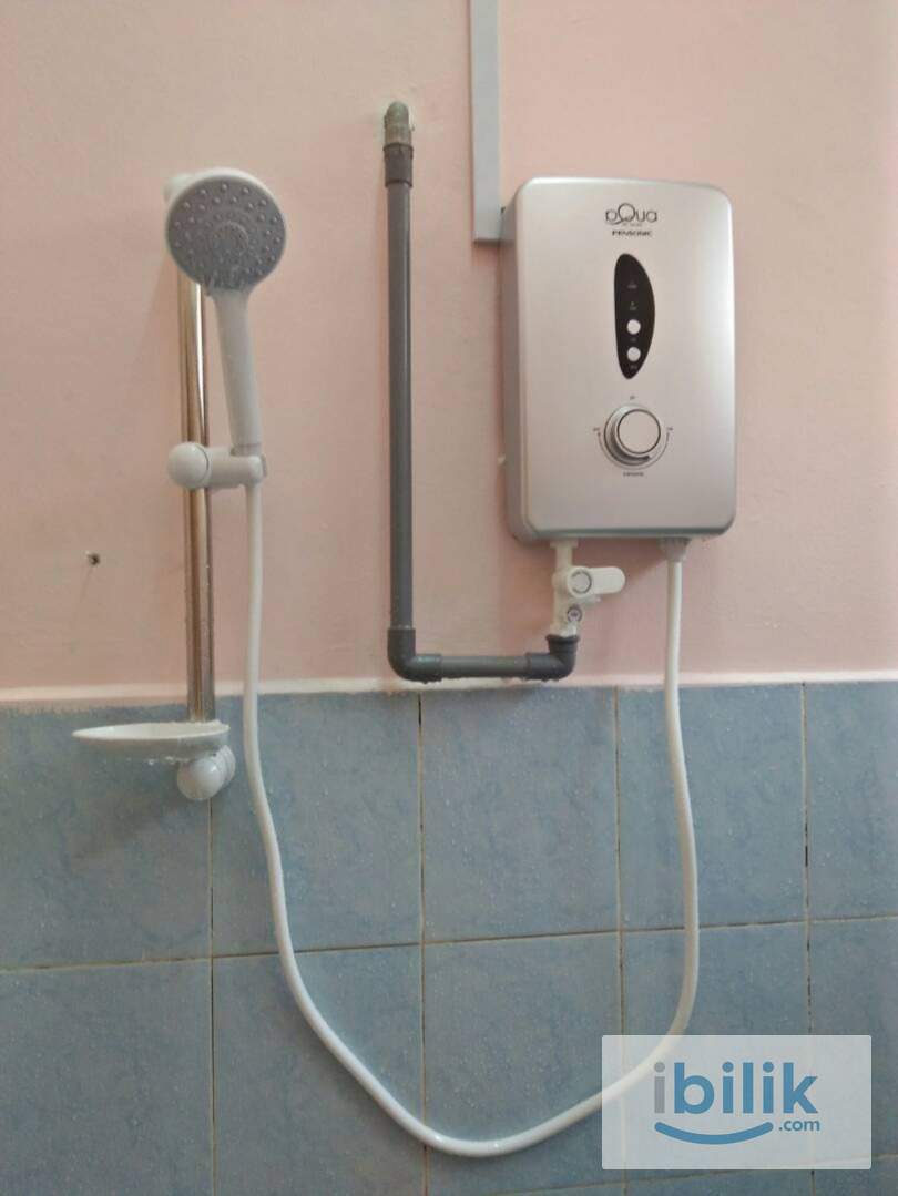 Premium Couple Master Room•Private Bath•Tuanku Jaafar Senawang •WIFI - Image 6