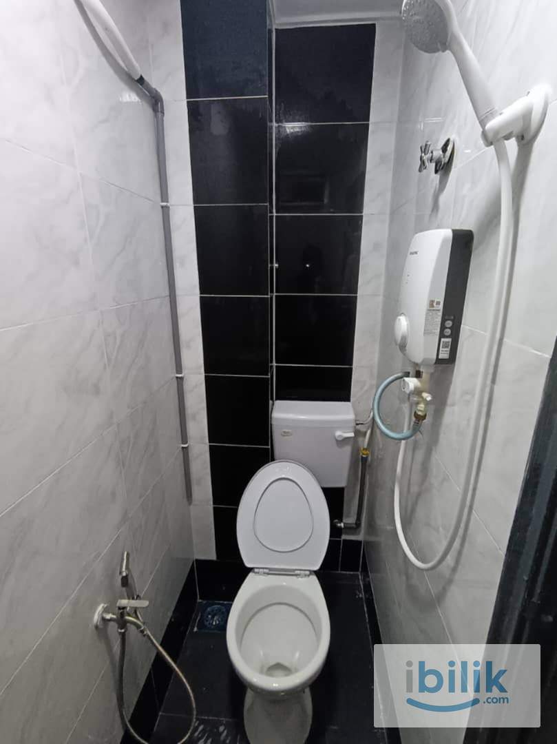 Premium Couple Master Room•Private Bath•Tuanku Jaafar Senawang •WIFI - Image 7