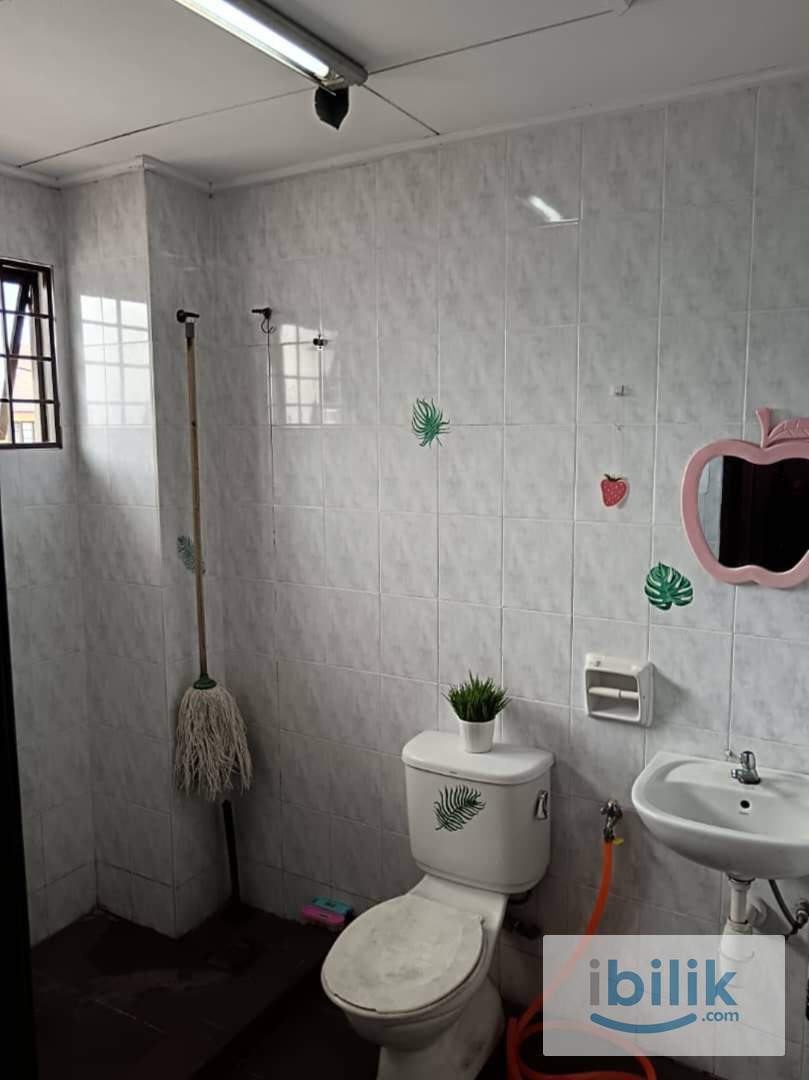 Master Room @Forest Heights Senawang – Double Storey House Clean NICE - Image 6