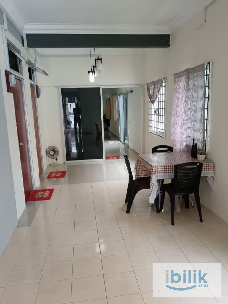 Male Master Bedroom Aircond Bathroom Private at Taman Bukit Chedang S2 - Image 4