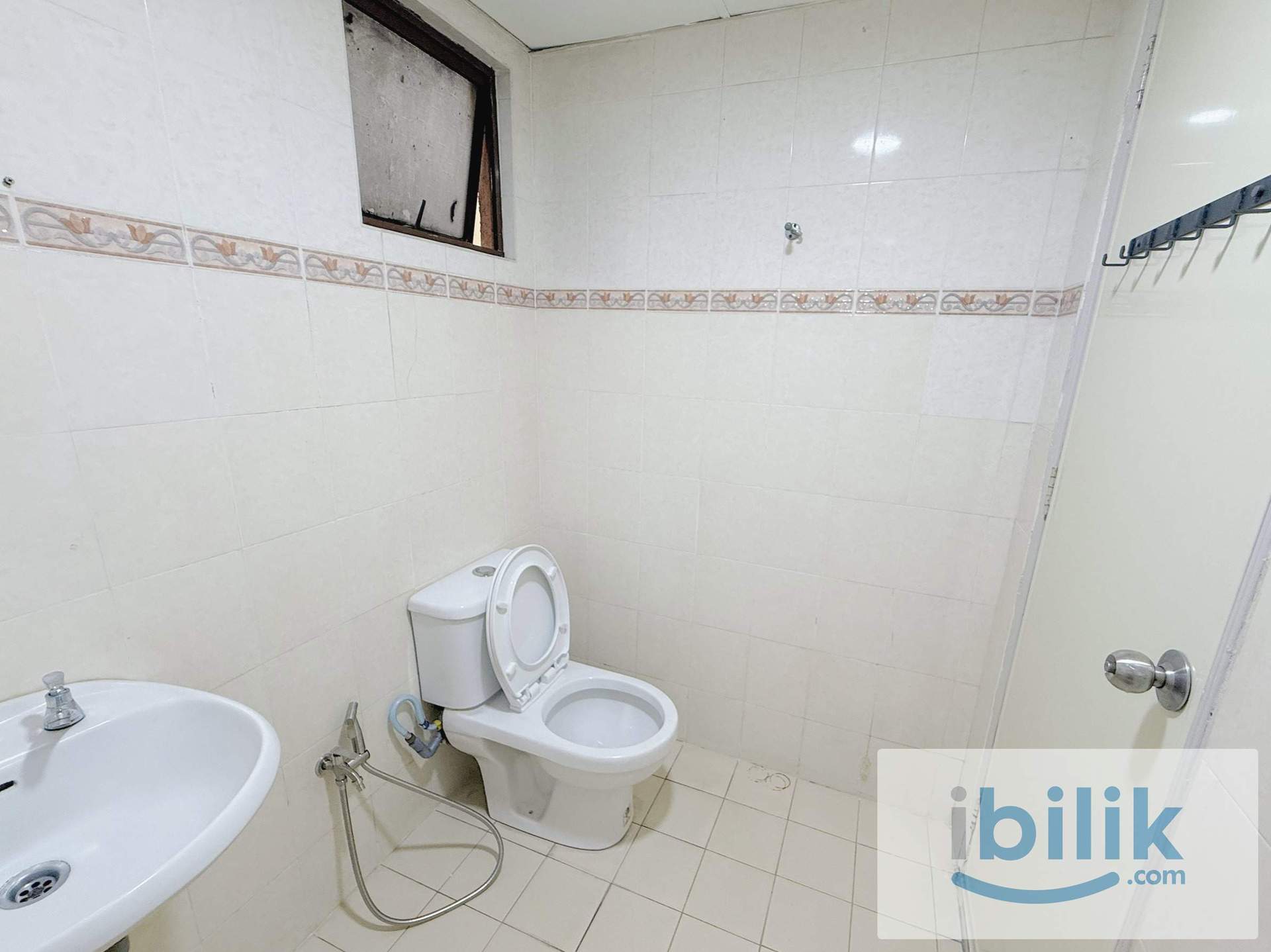 🏡 QUEEN ROOM IN DAMANSARA😍WALKING DISTANCE TO MRT SURIAN🚅 - Image 10