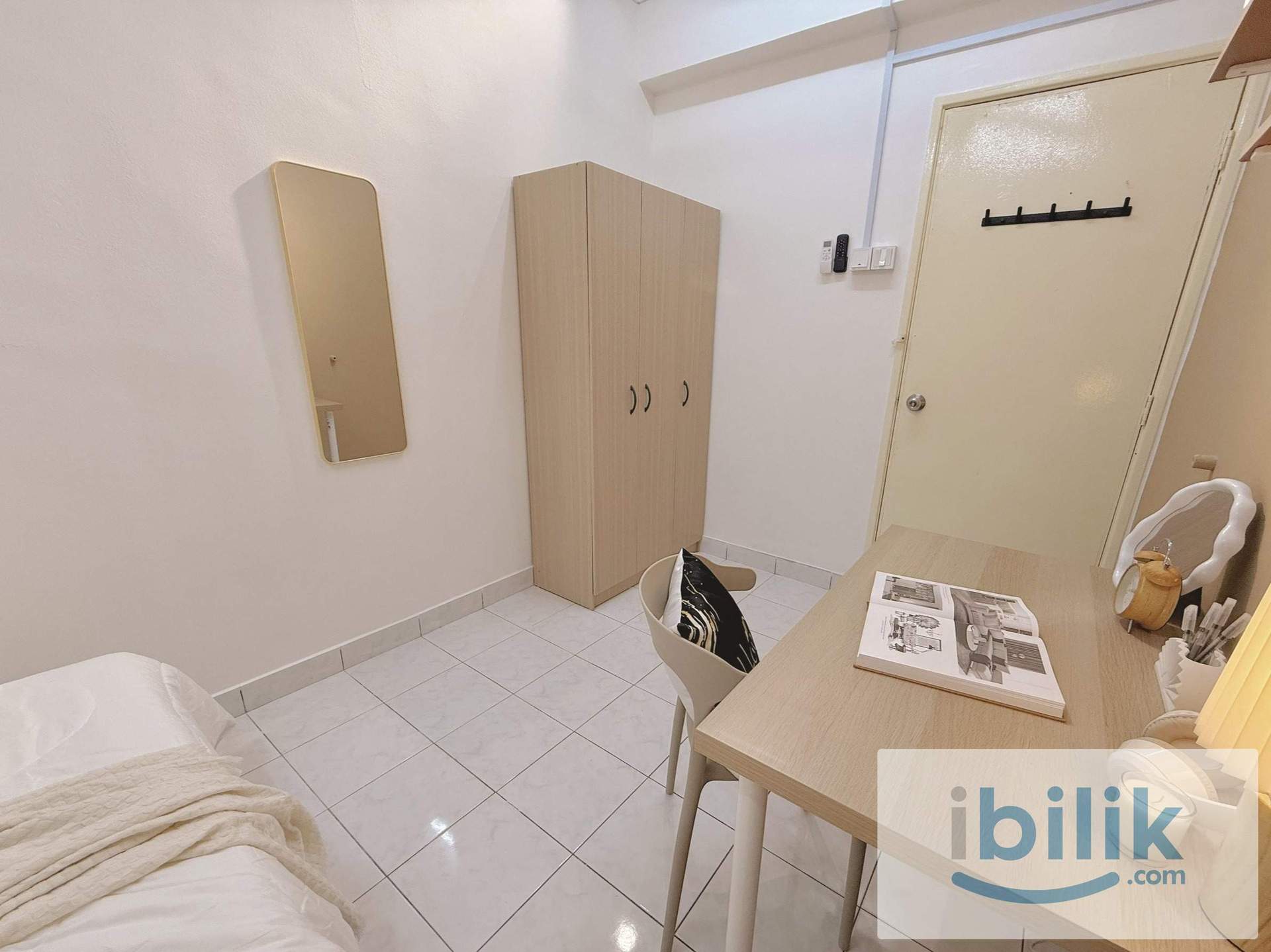 😍WOW!😱AFFORDABLE LUXURY ROOM WITH WALKING DISTANCE TO MRT!🚝 - Image 1