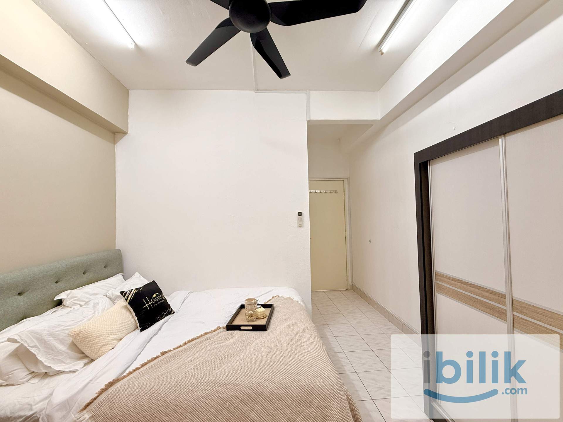 😱 PREMIUM MASTER ROOM WITH CARPARK!! WORK FROM HOME FRIENDLY 🎉 EASY ACCESS TO LDP HIGHWAY 🚗 - Image 3