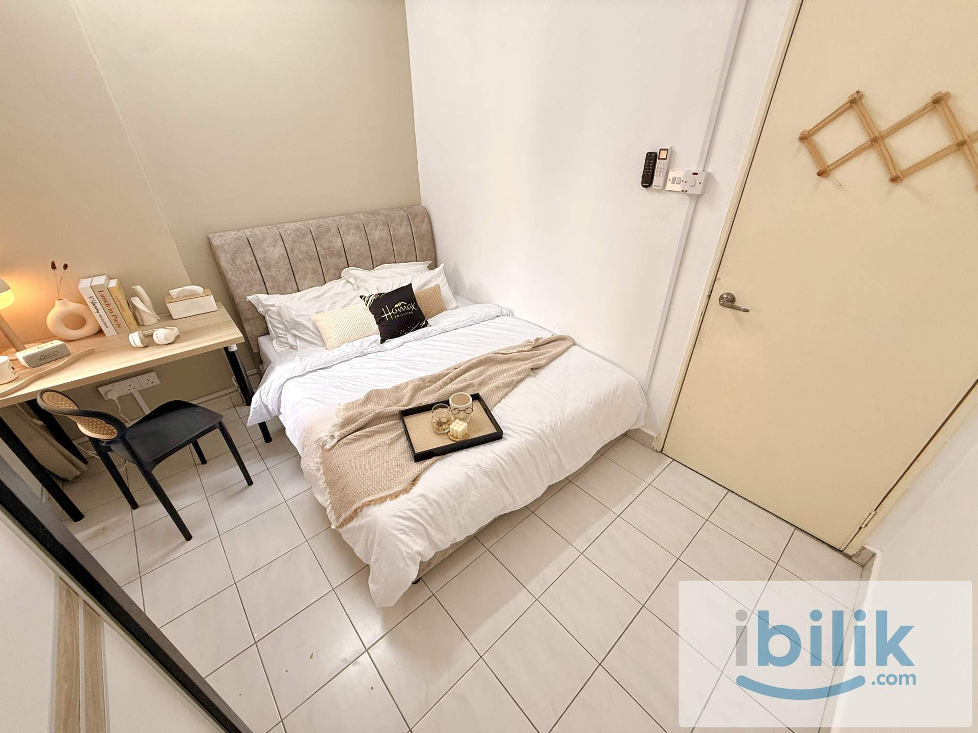 🏠FULLY FURNISHED😱 PREMIUM QUEEN ROOM! WORK FROM HOME FRIENDLY💻 - Image 2