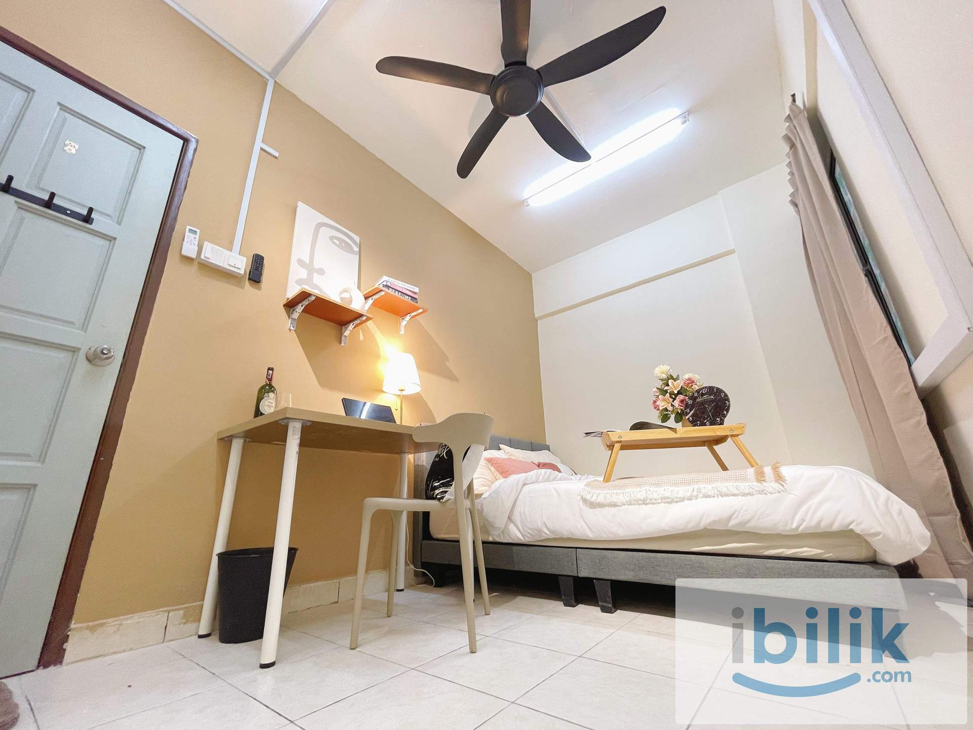 🌈YOUR DREAM ROOM IS IN HERE!🎉 PREMIUM QUEEN ROOM! NEAR TO IKEA & THE CURVE 🛍️ - Image 3