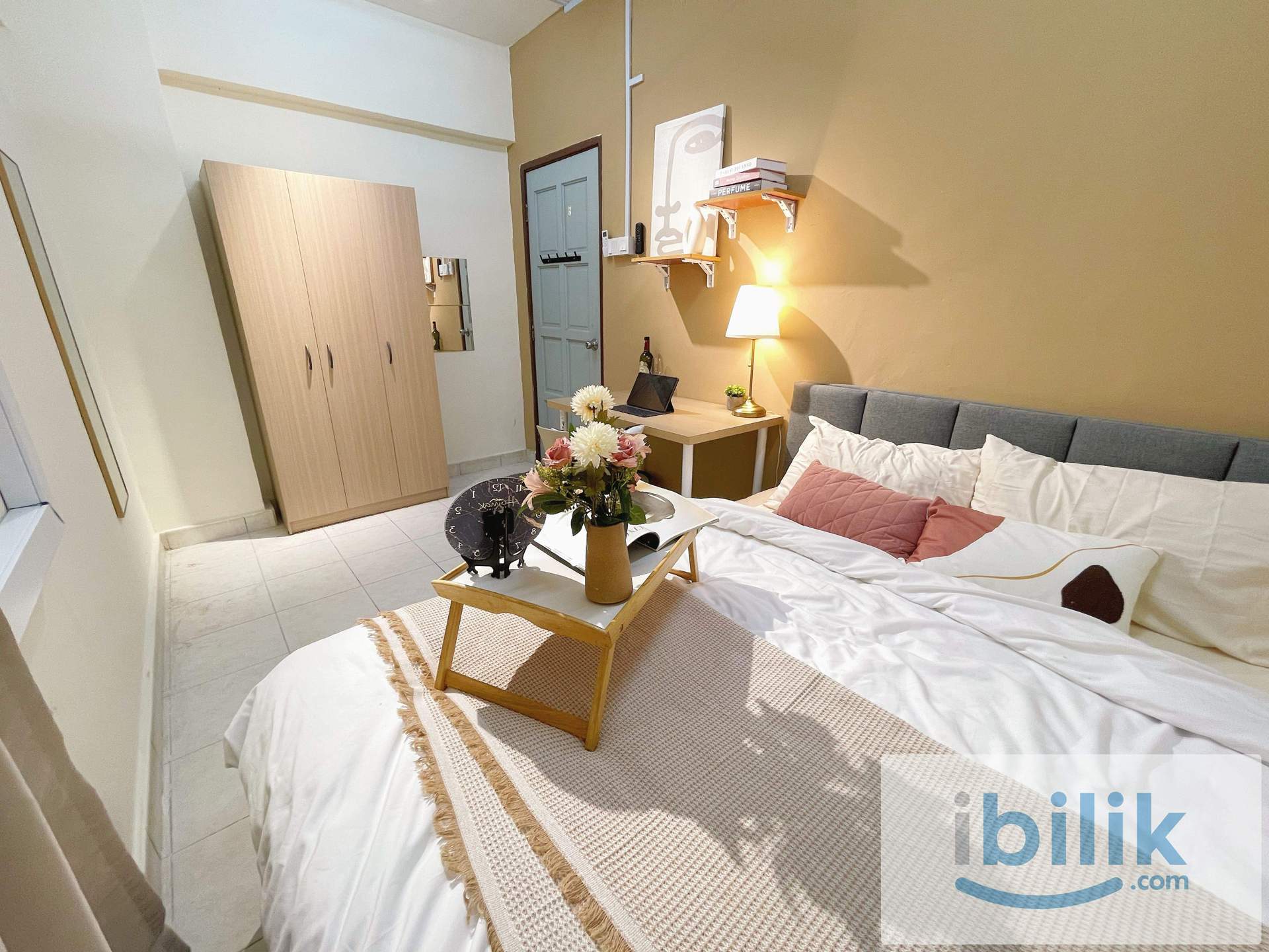 🌈YOUR DREAM ROOM IS IN HERE!🎉 PREMIUM QUEEN ROOM! NEAR TO IKEA & THE CURVE 🛍️ - Image 8