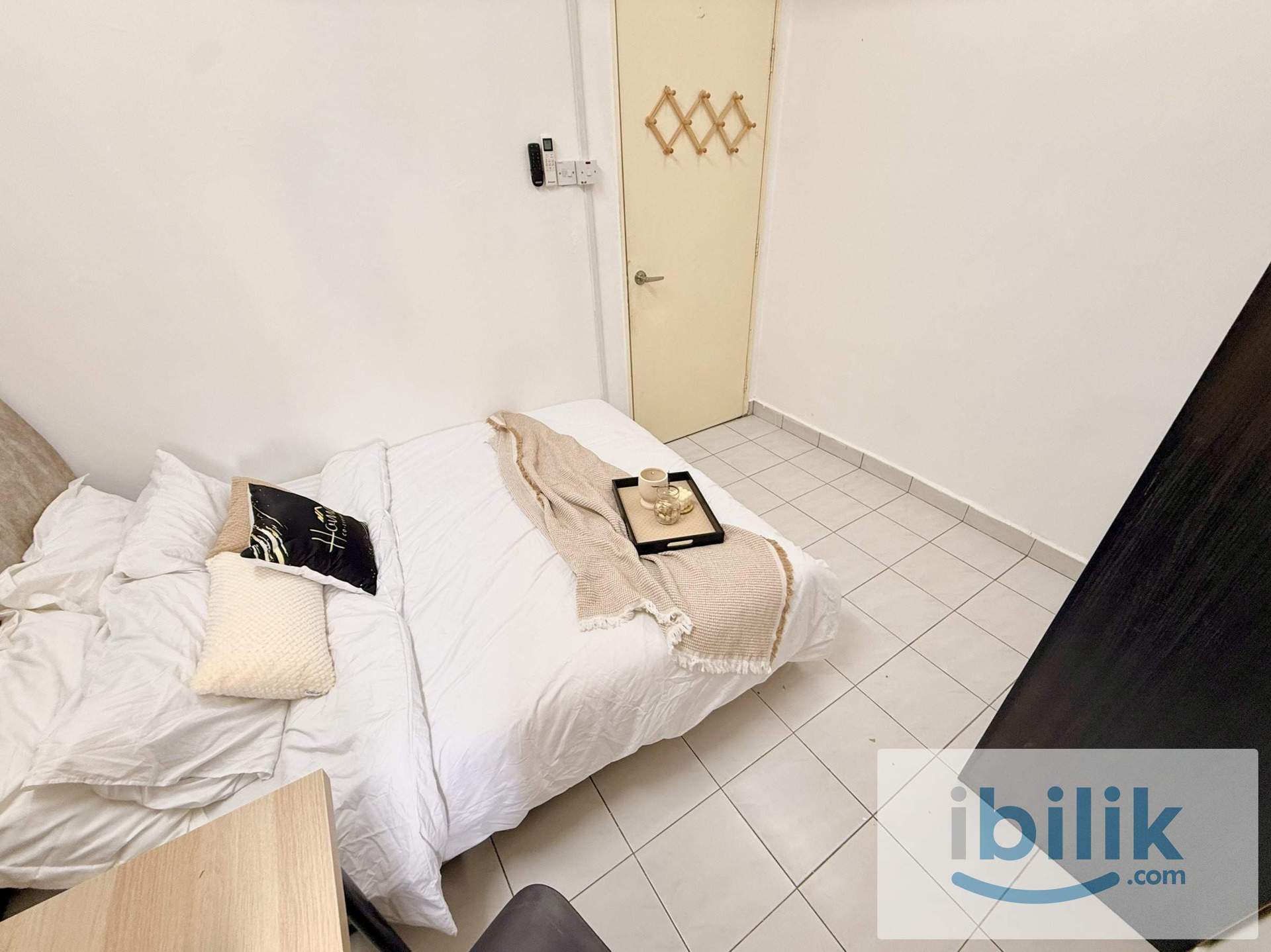 😱 PREMIUM QUEEN ROOM!! WORK FROM HOME FRIENDLY 🎉 EASY ACCESS TO LDP HIGHWAY 🚗 - Image 1