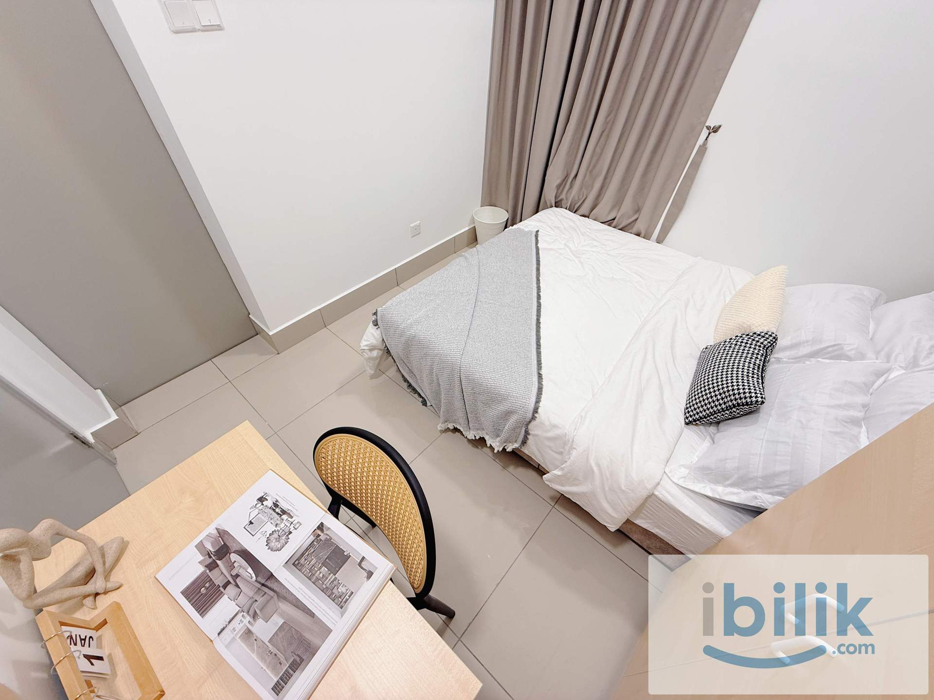 Razak City Queen Room - Image 7