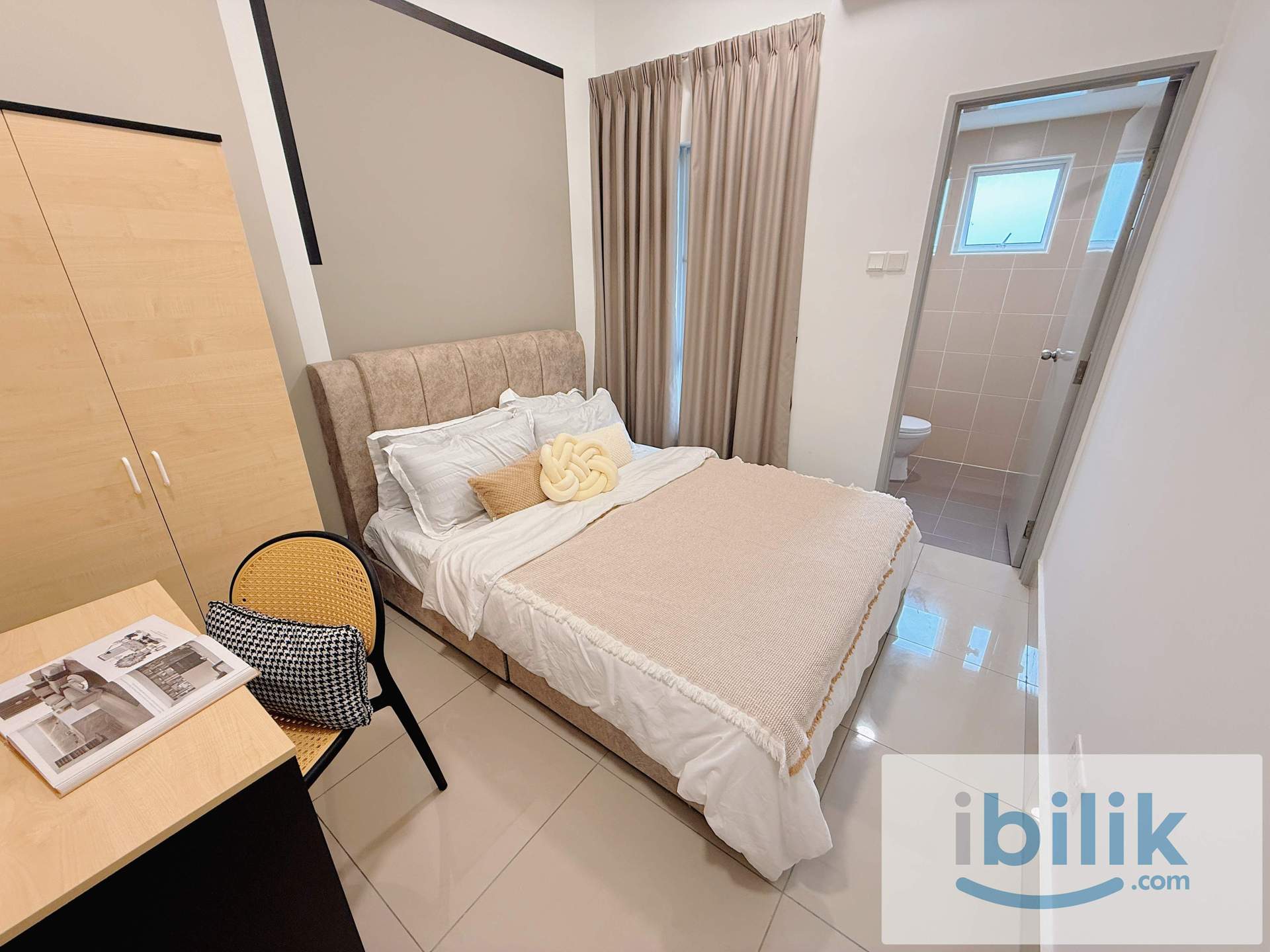 Razak City Queen Room - Image 2