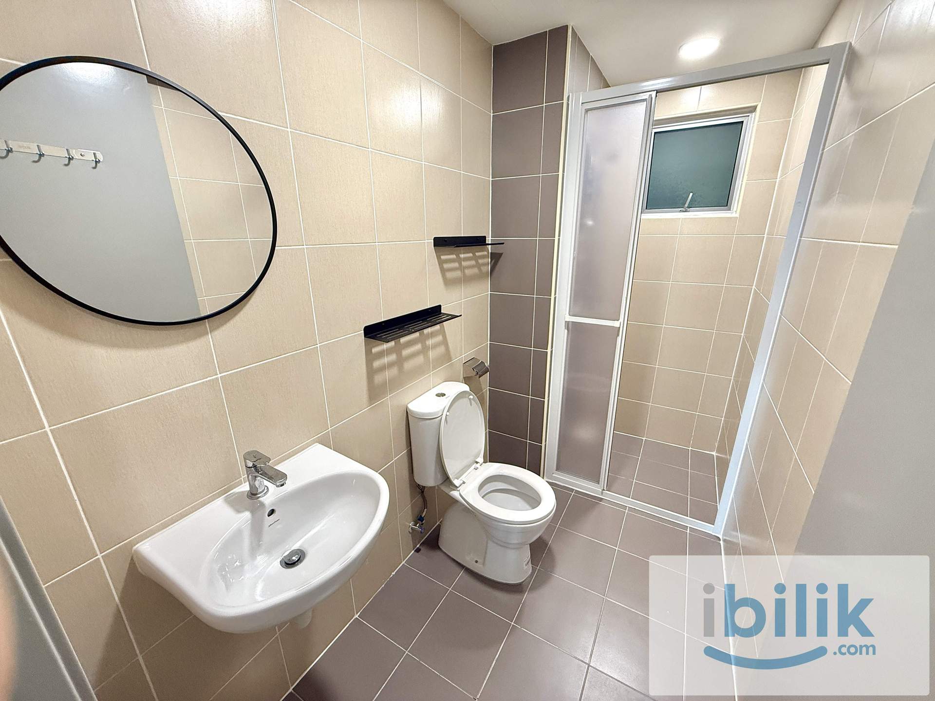 👉🏻CLICK IN NOW AND BE SURPRISED!😍 PREMIUM QUEEN ROOM IN SUNGAI BESI 🏙️ - Image 1