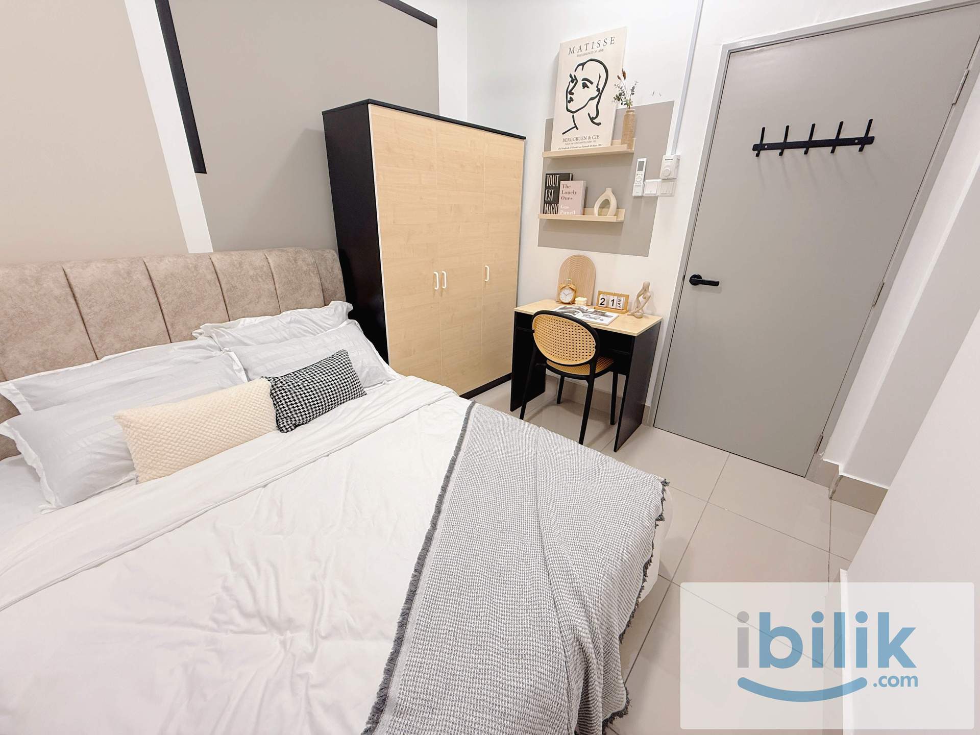 Razak City Queen Room - Image 6