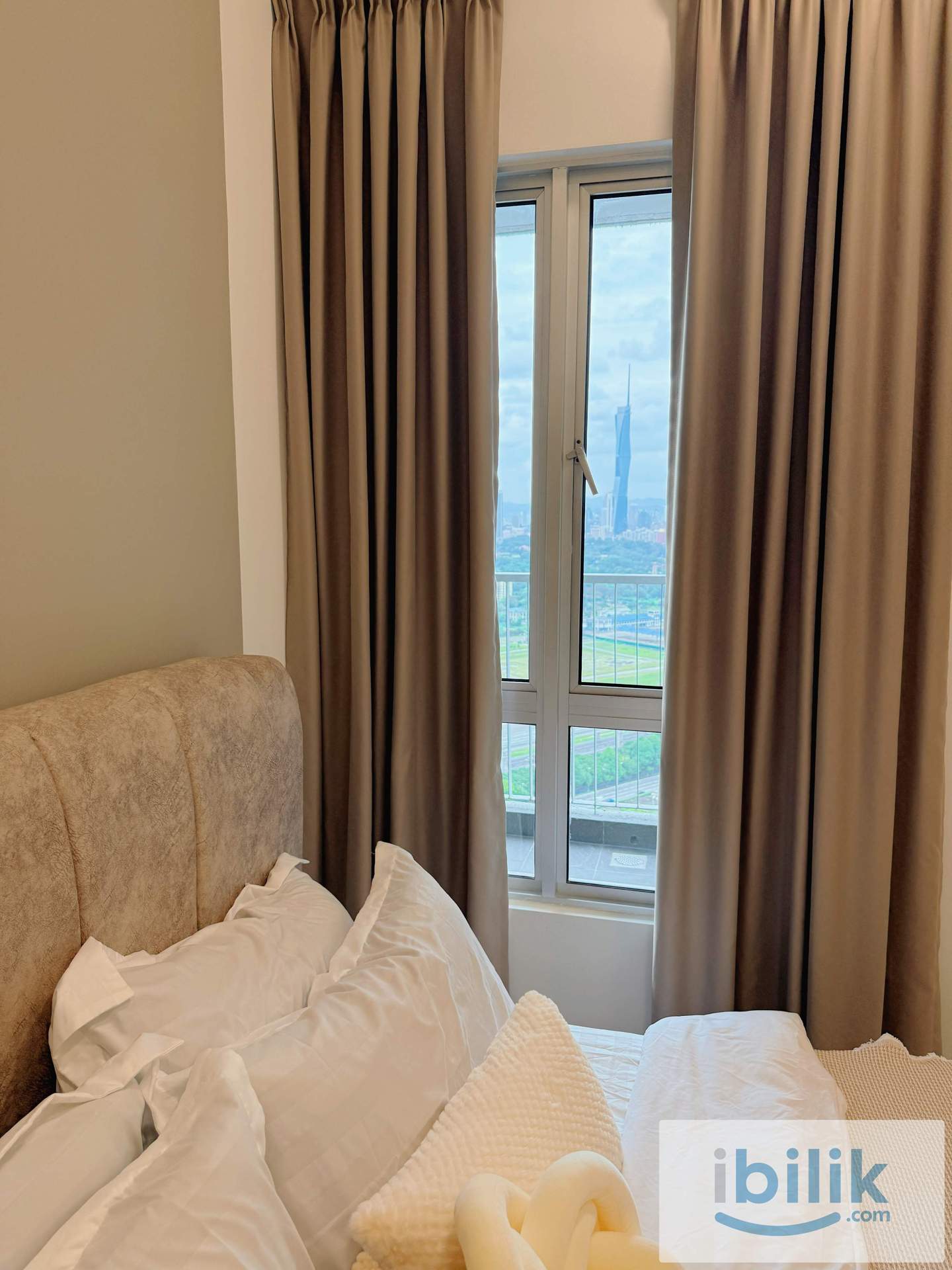 Razak City Queen Room - Image 1