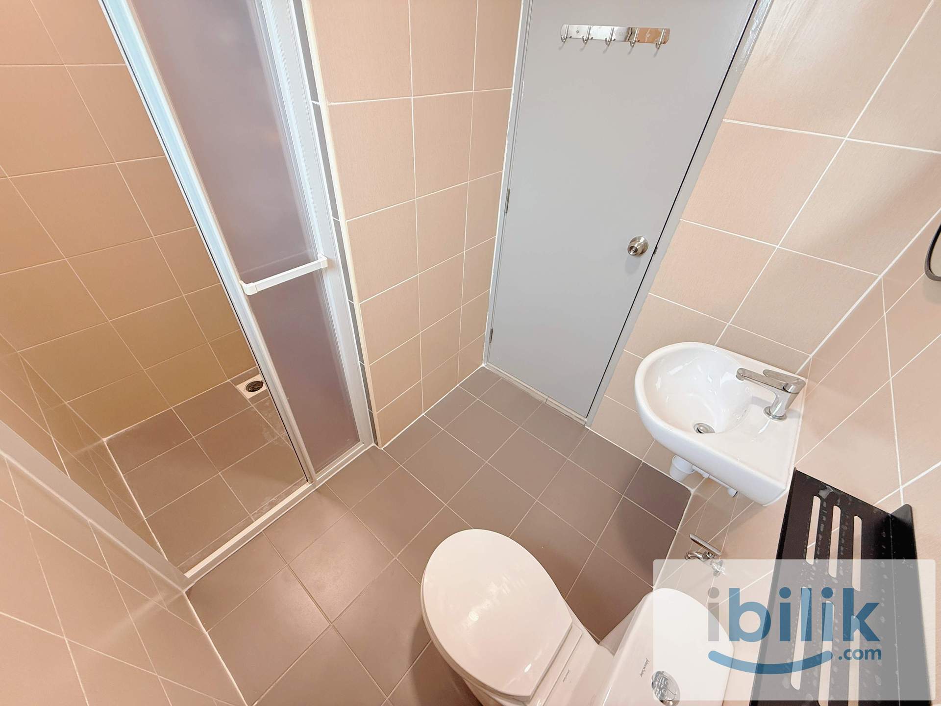 Razak City Queen Room - Image 5