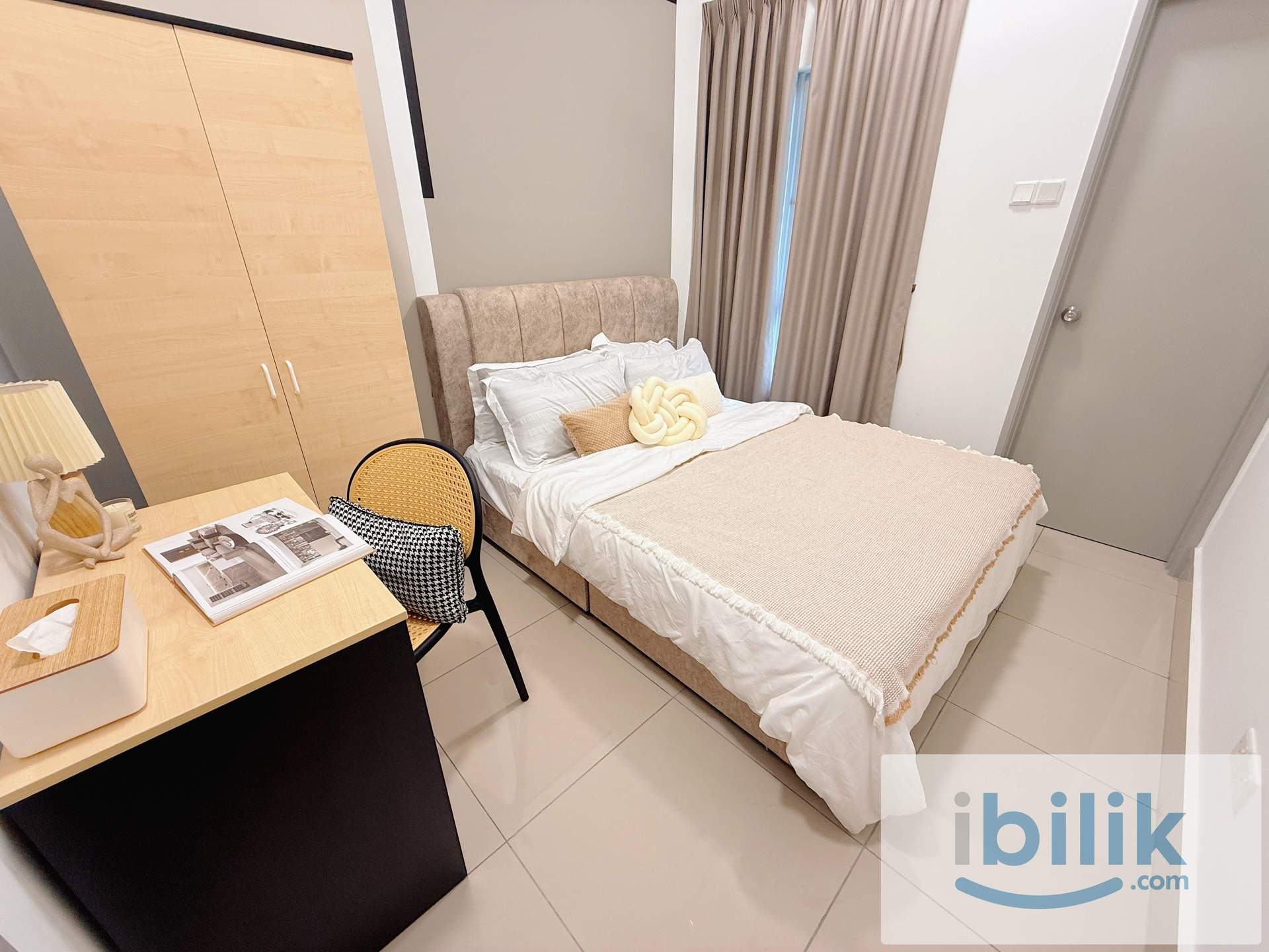 Razak City Queen Room - Image 6