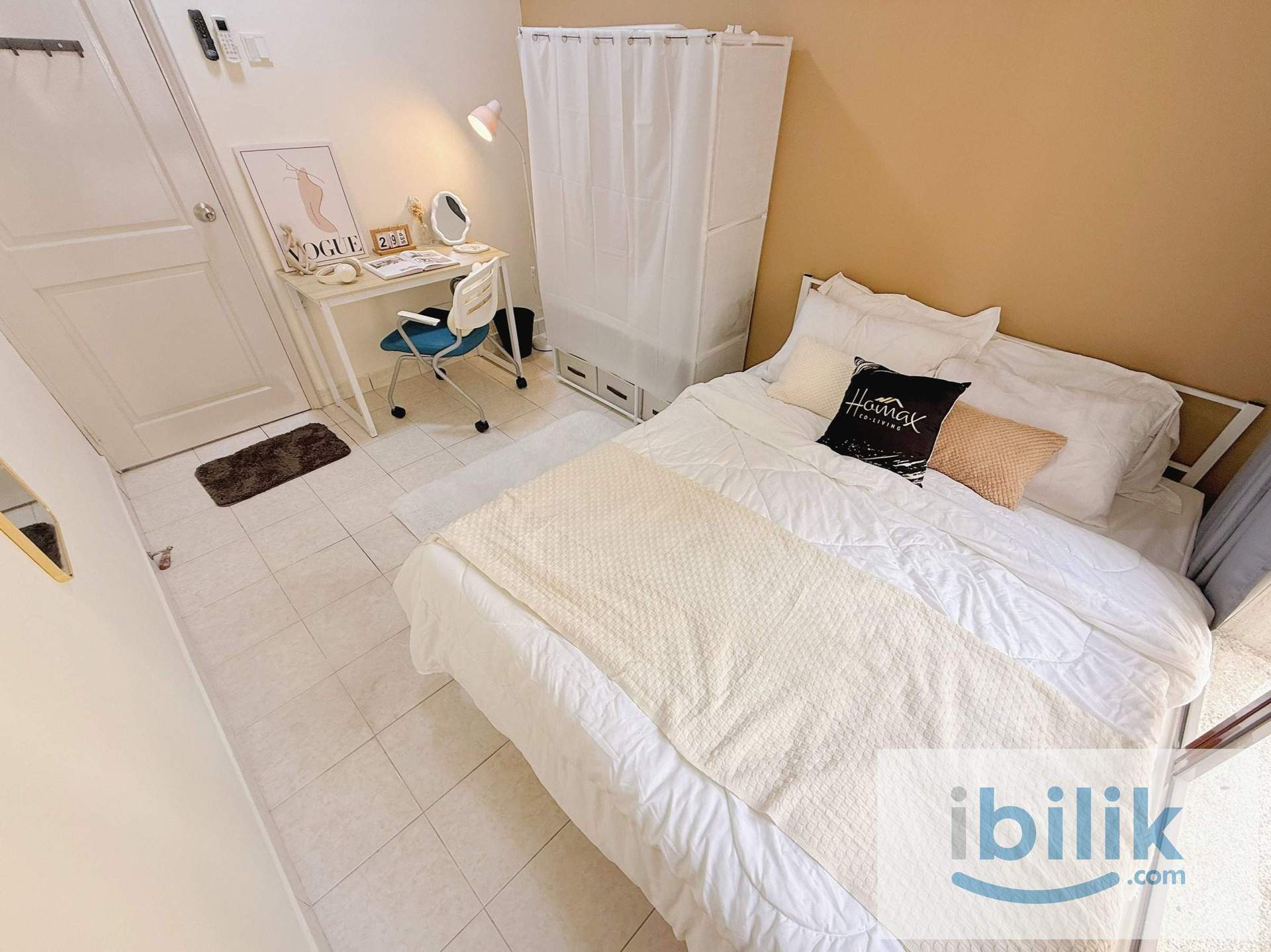 🎉BEST ROOM IN TOWN!🎊PREMIUM QUEEN ROOM! 🚝10MINS WALK TO MRT😱 - Image 2