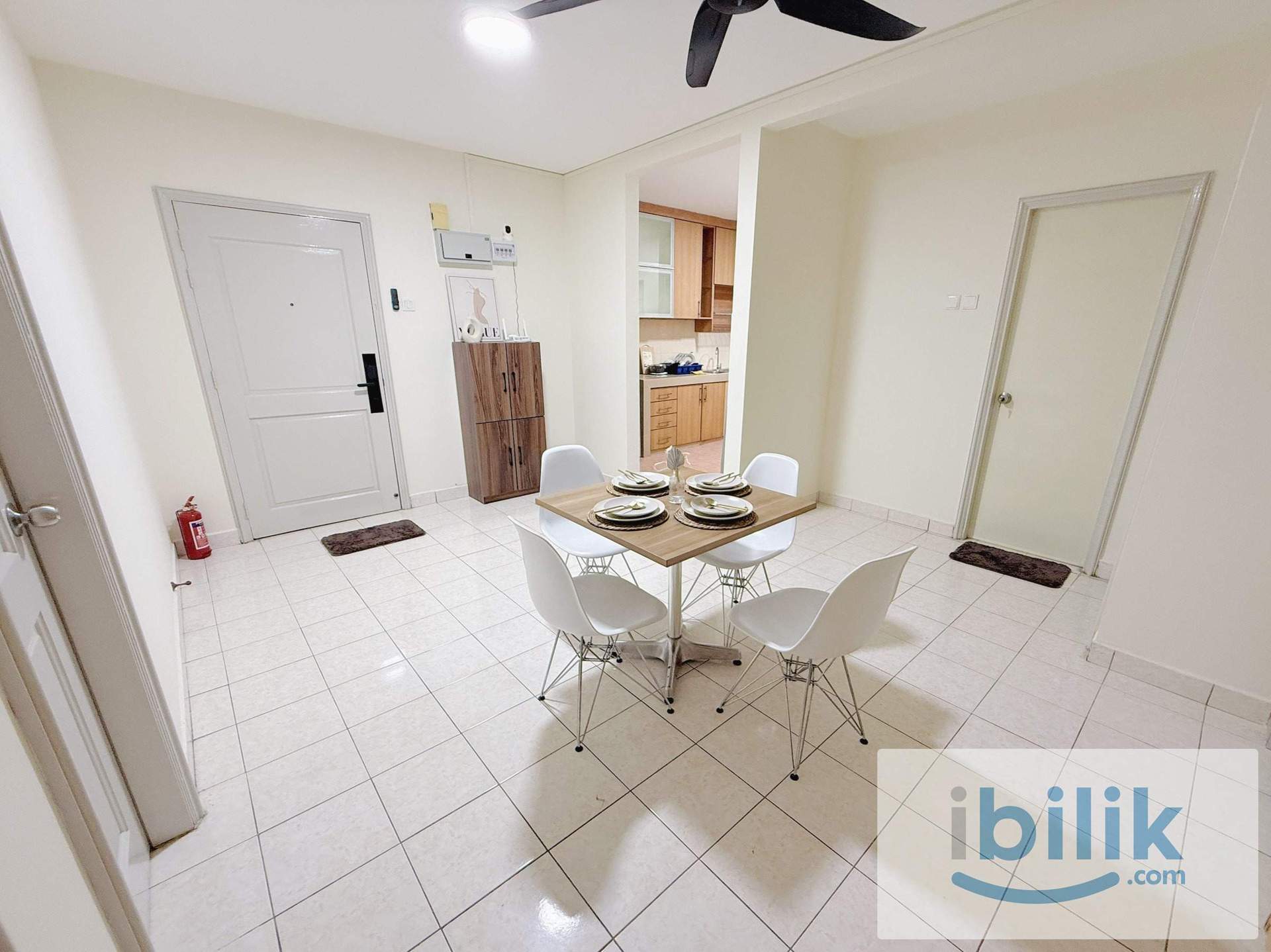🎉BEST ROOM IN TOWN!🎊PREMIUM QUEEN ROOM! 🚝10MINS WALK TO MRT😱 - Image 8