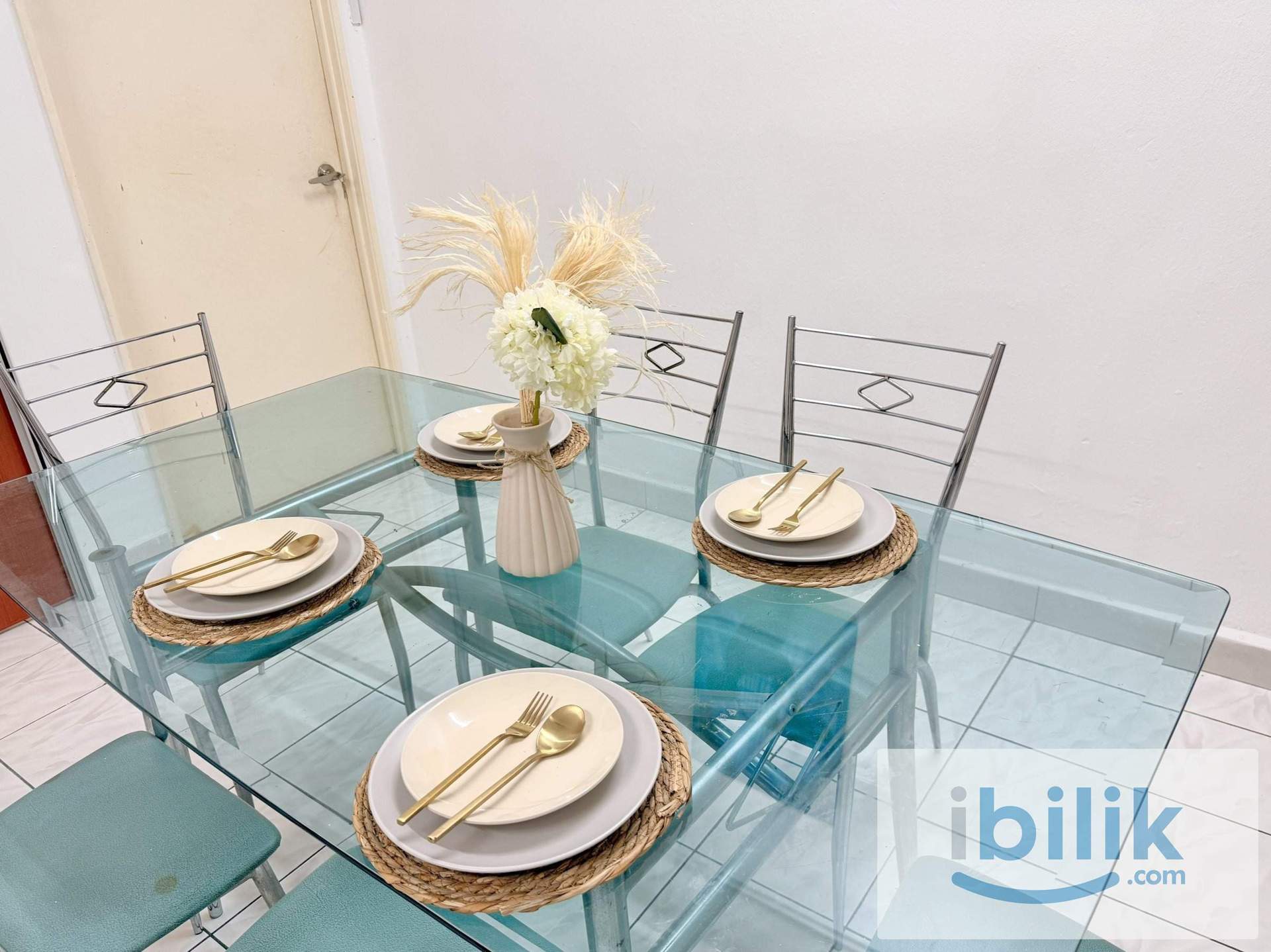 🚗 ELITE HIGHWAY ACCESSIBLE 😱 PREMIUM QUEEN ROOM IN PUCHONG!! - Image 1