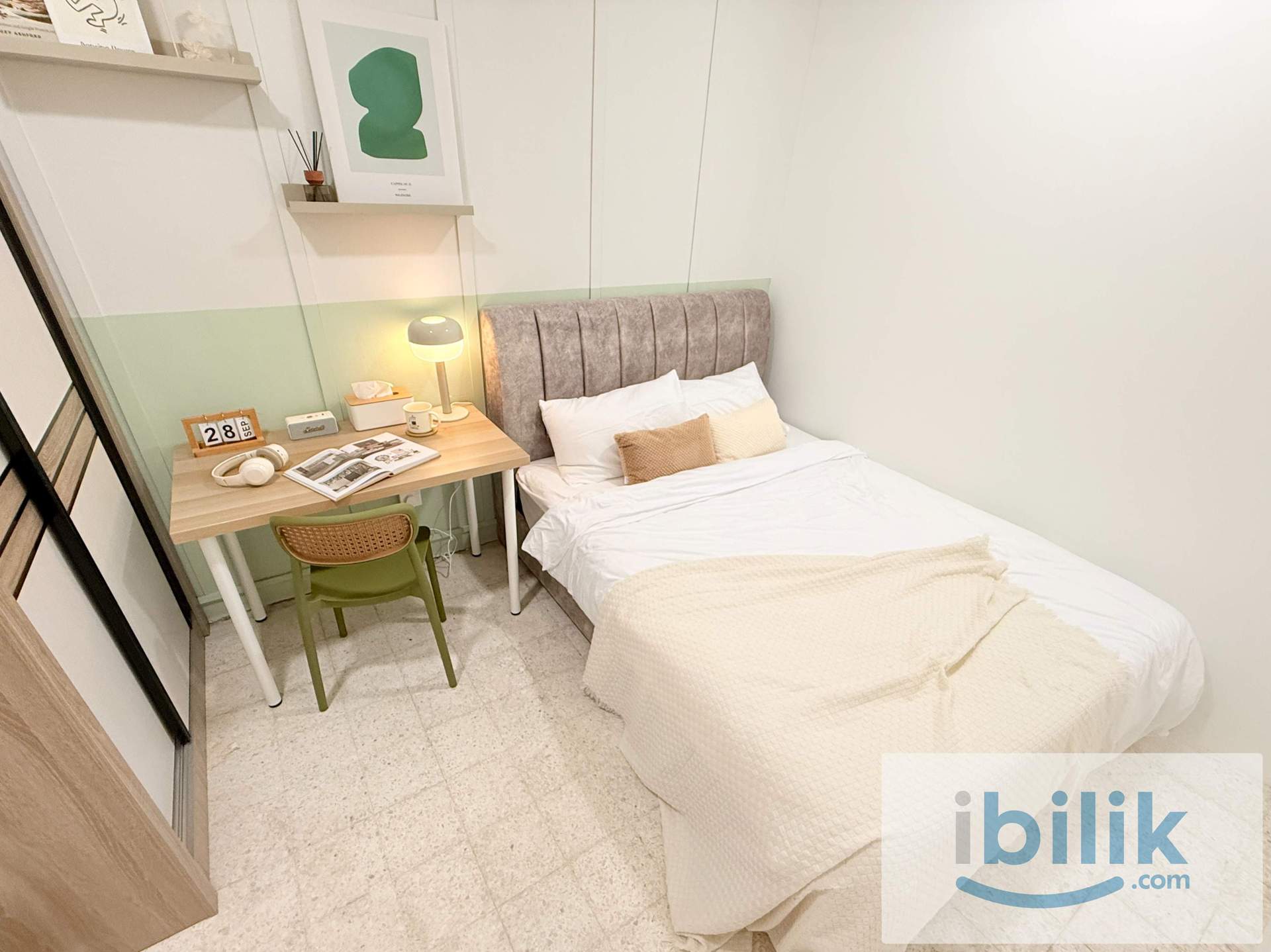 🏡 NEWLY FURNISHED QUEEN ROOM WITH IMMEDIATE MOVE IN TO STAY 😍 MIX GENDER UNIT 🛏️ - Image 1