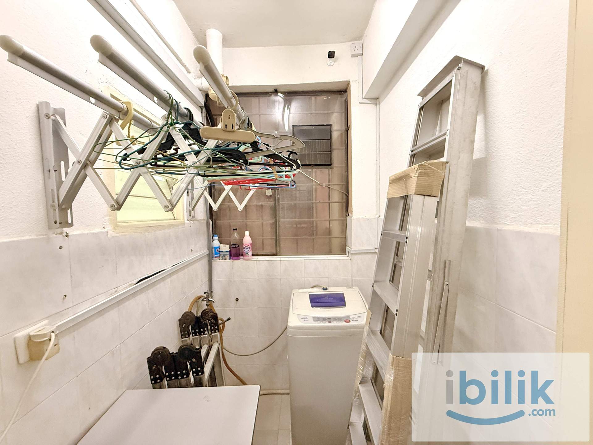 🚗 ELITE HIGHWAY ACCESSIBLE 😱 PREMIUM QUEEN ROOM IN PUCHONG!!  - Image 9