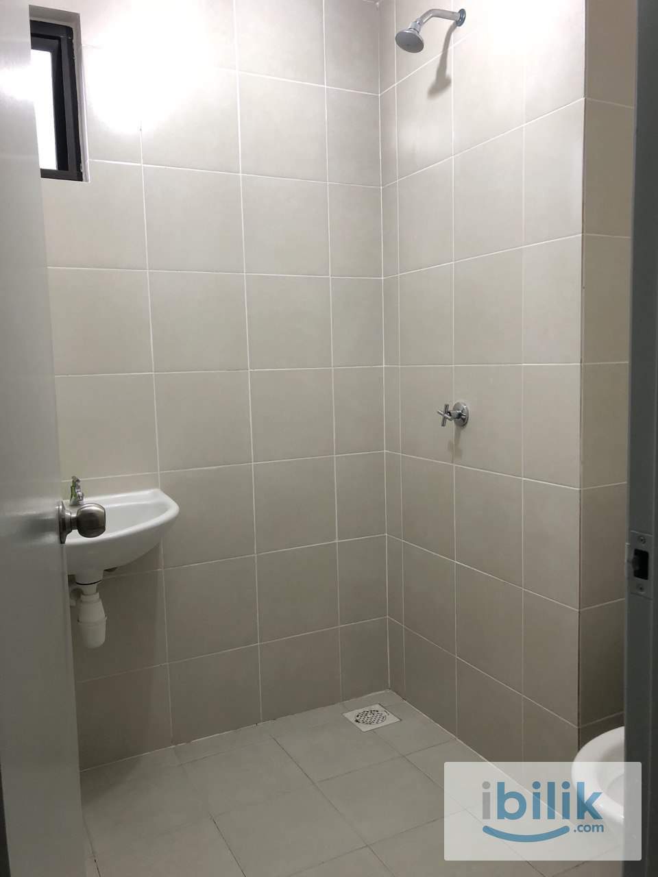 SINGLE ROOM FOR RENT - Image 4