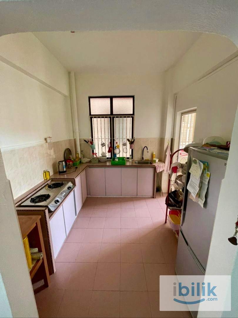 Middle Room for Rent. - Image 2